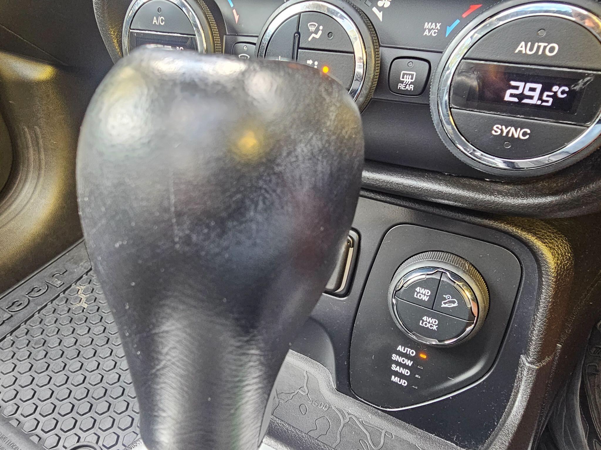 Jeep Renegade view 41