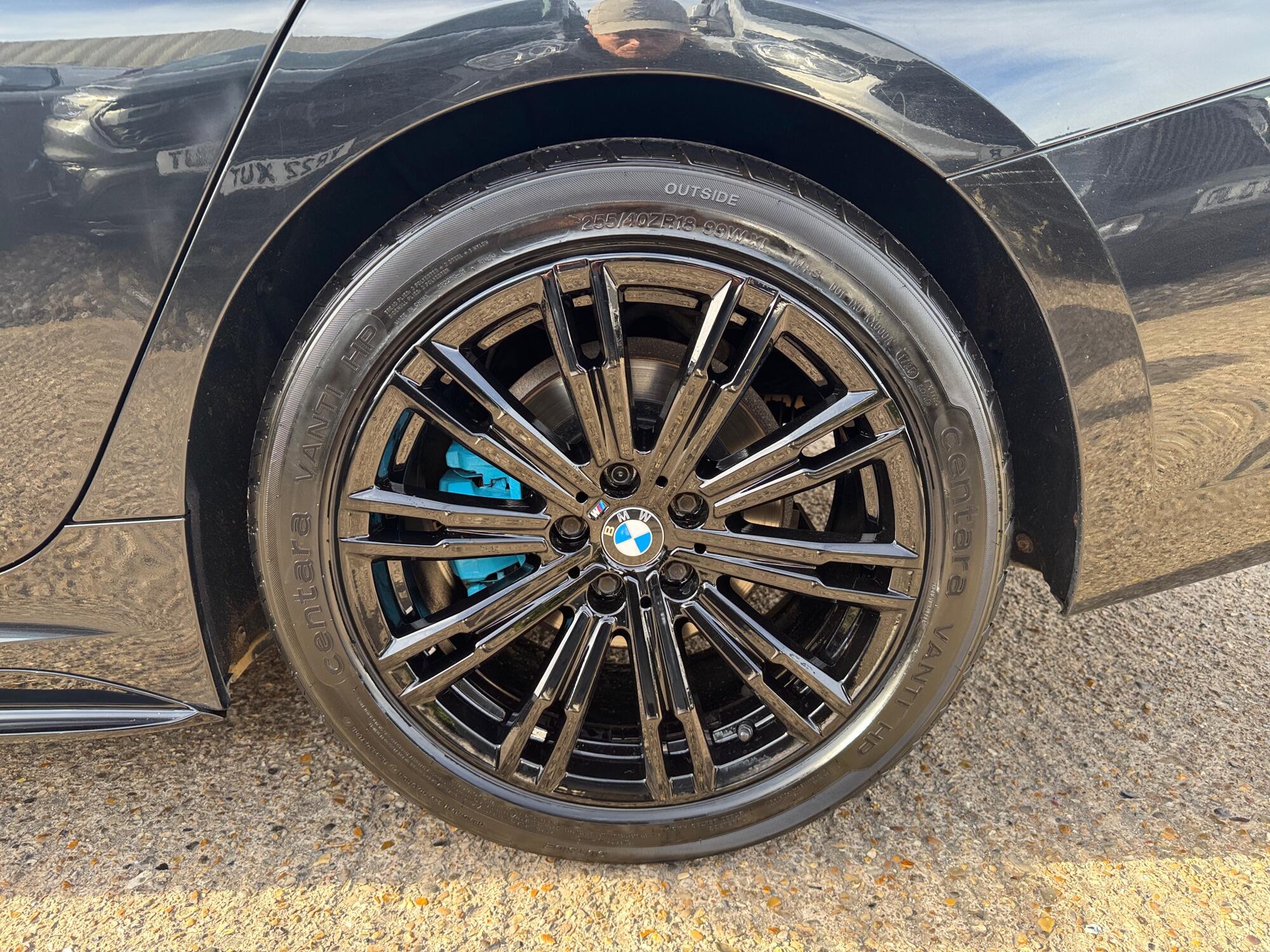 BMW 3 Series view 17