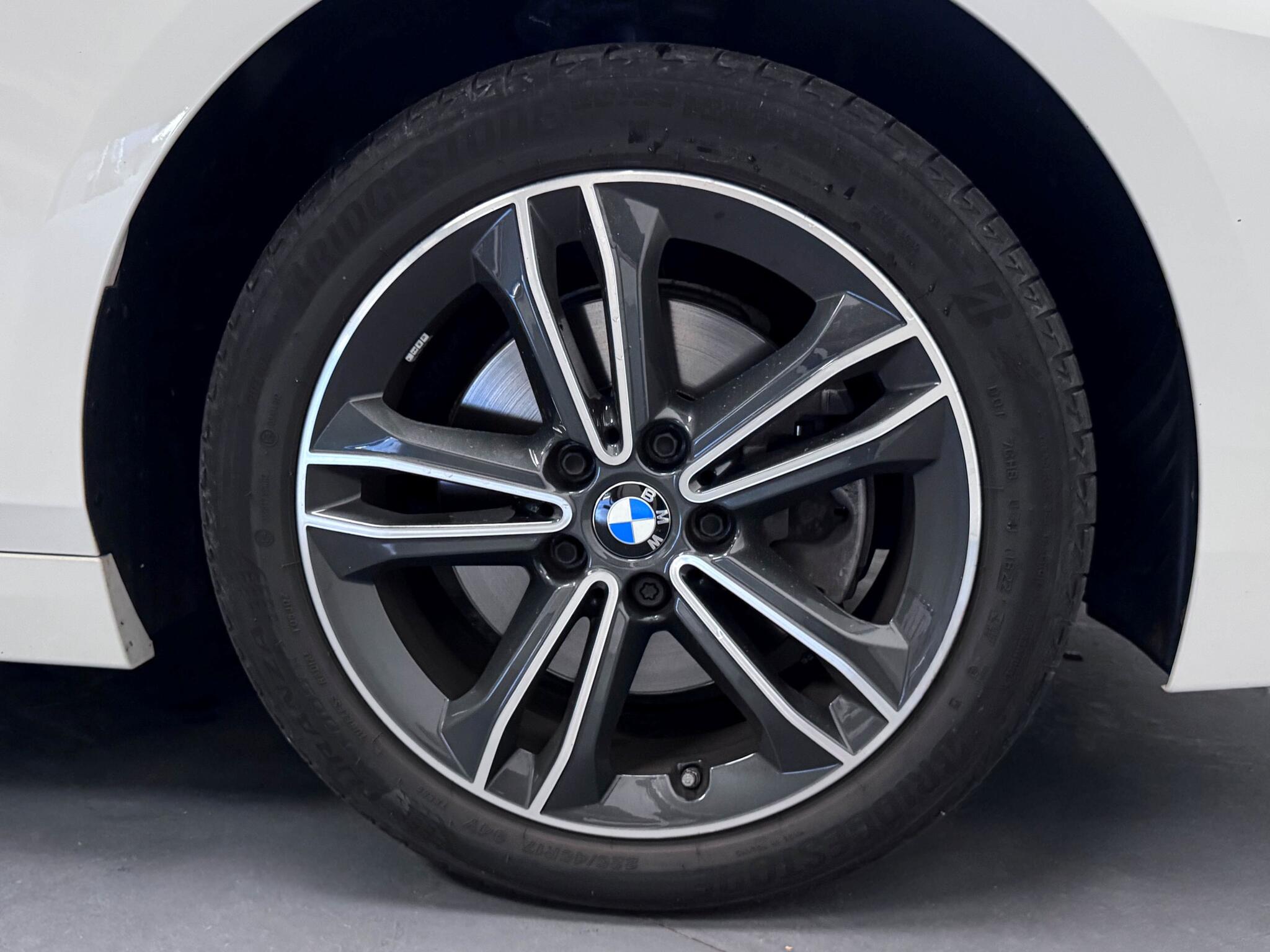 BMW 2 Series view 64