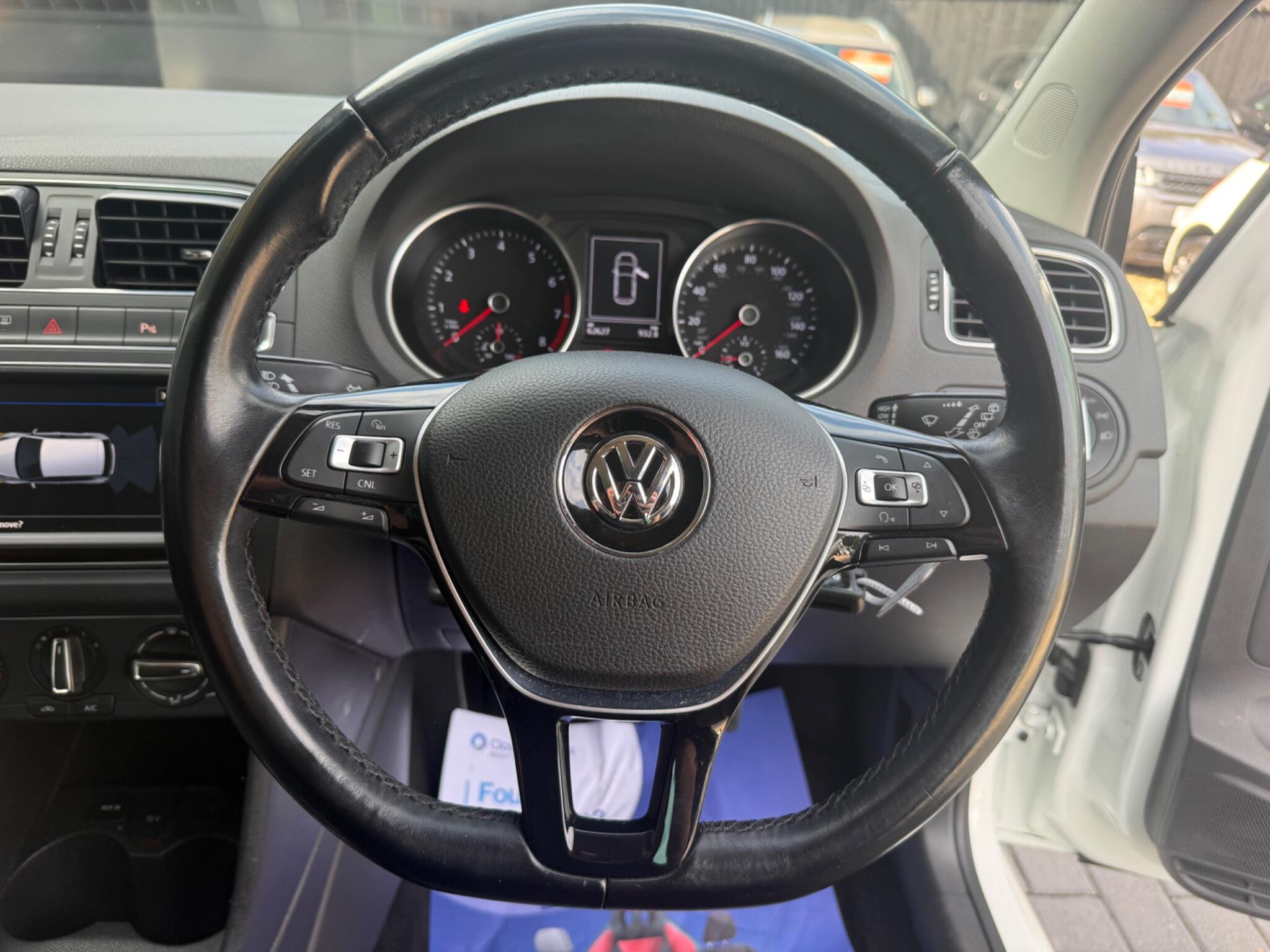 Volkswagen Polo view 26