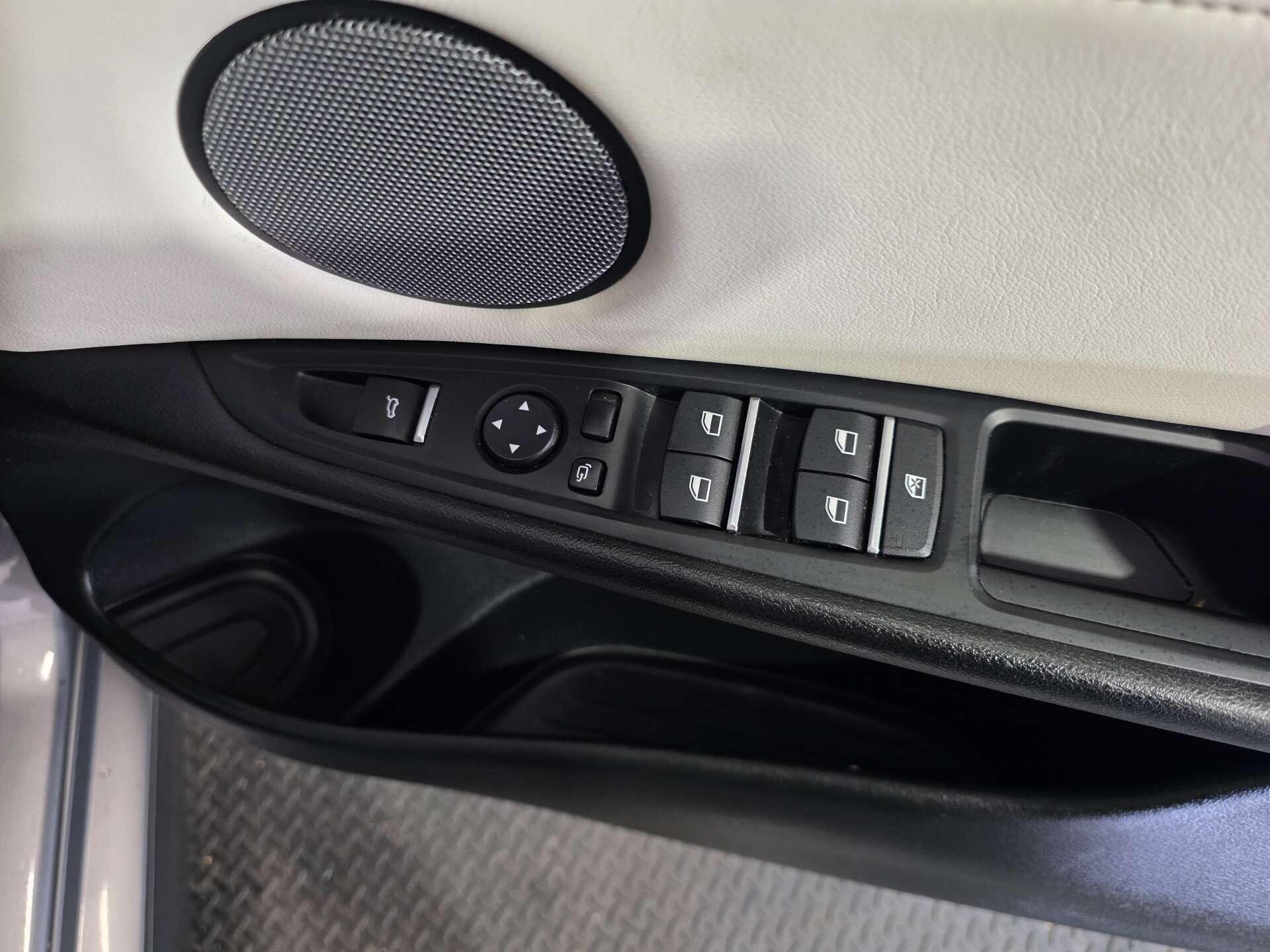 BMW X5 view 14