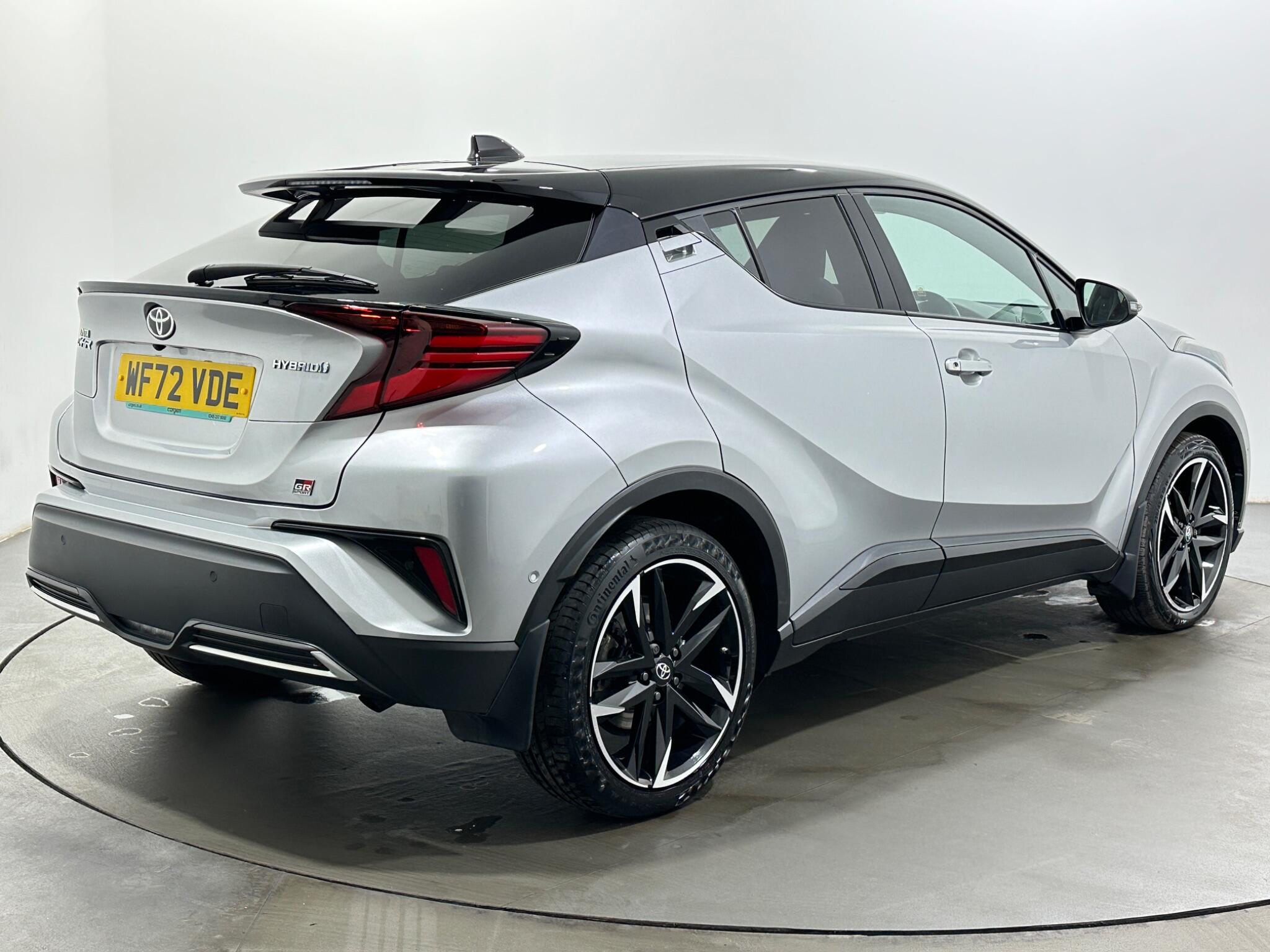 Toyota C-HR view 8