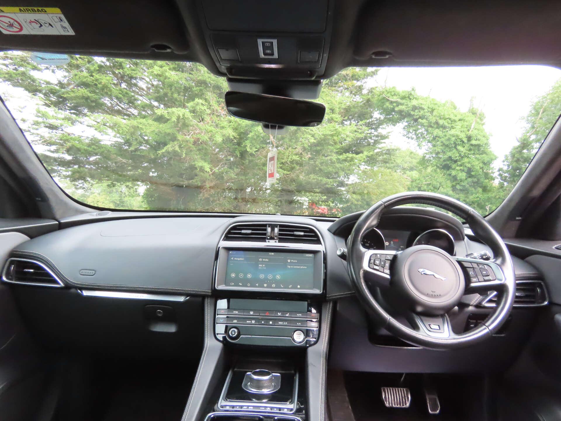 Jaguar F-Pace view 7