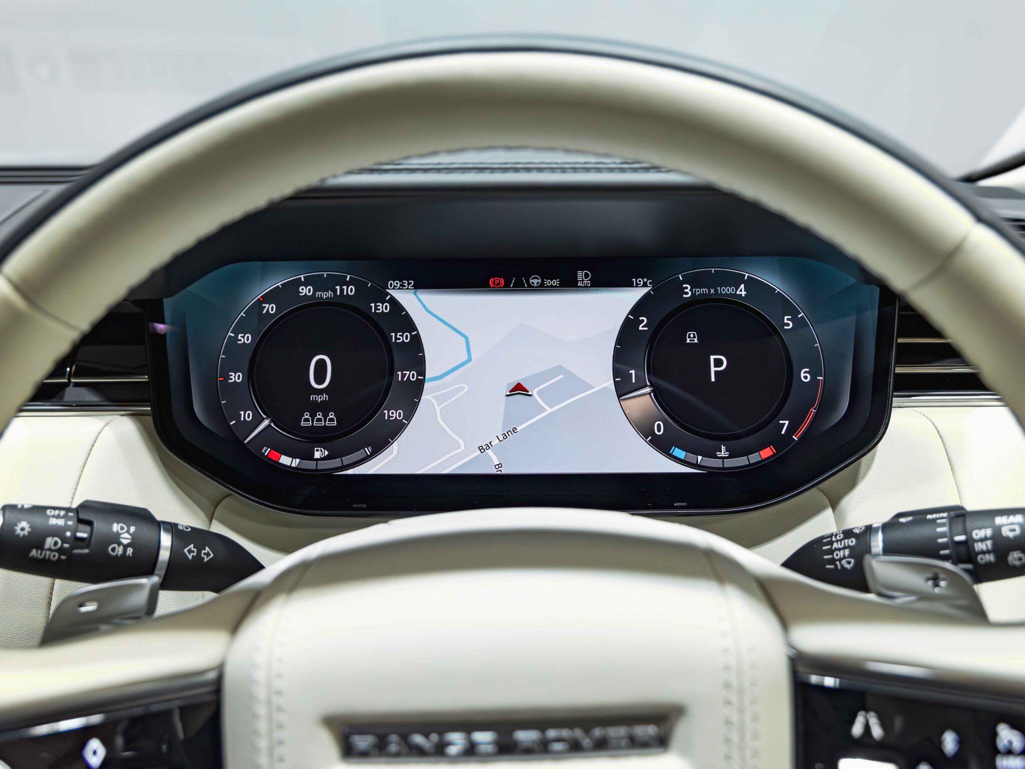 Land Rover Range Rover view 21