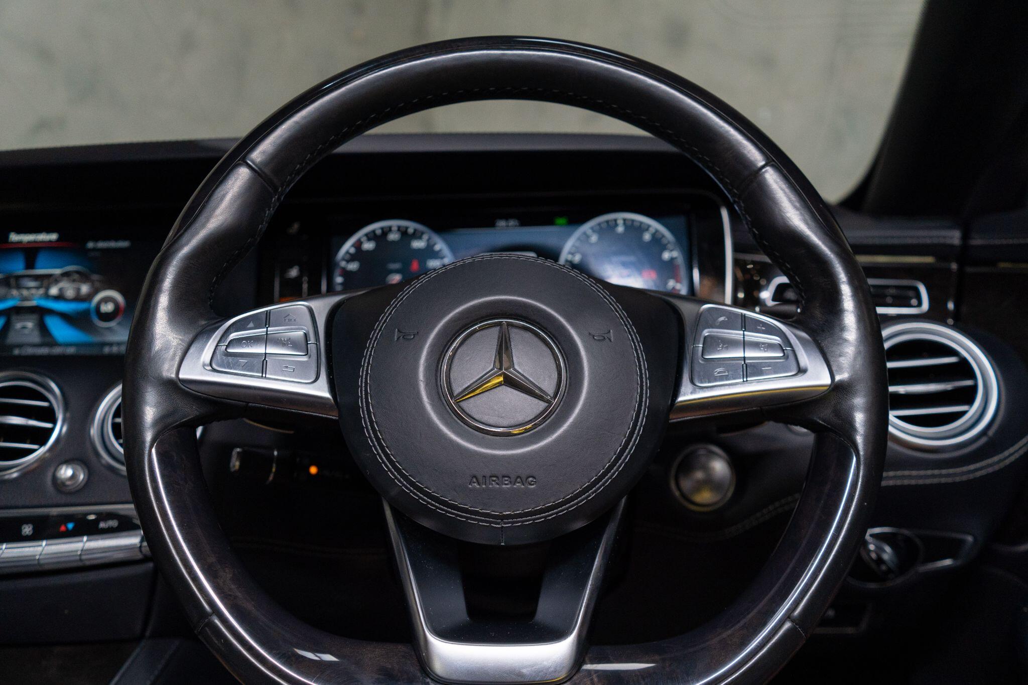 Mercedes-Benz S-Class view 32