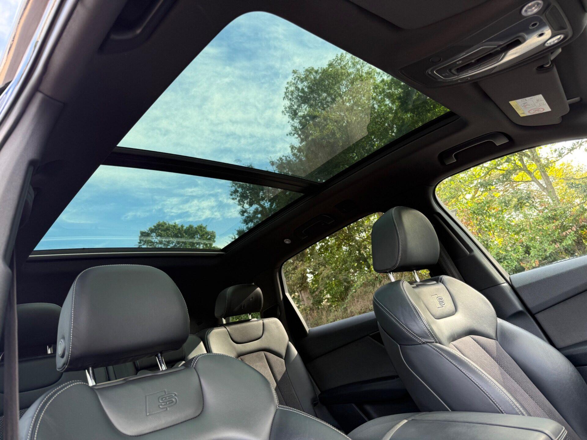 Audi Q7 view 52