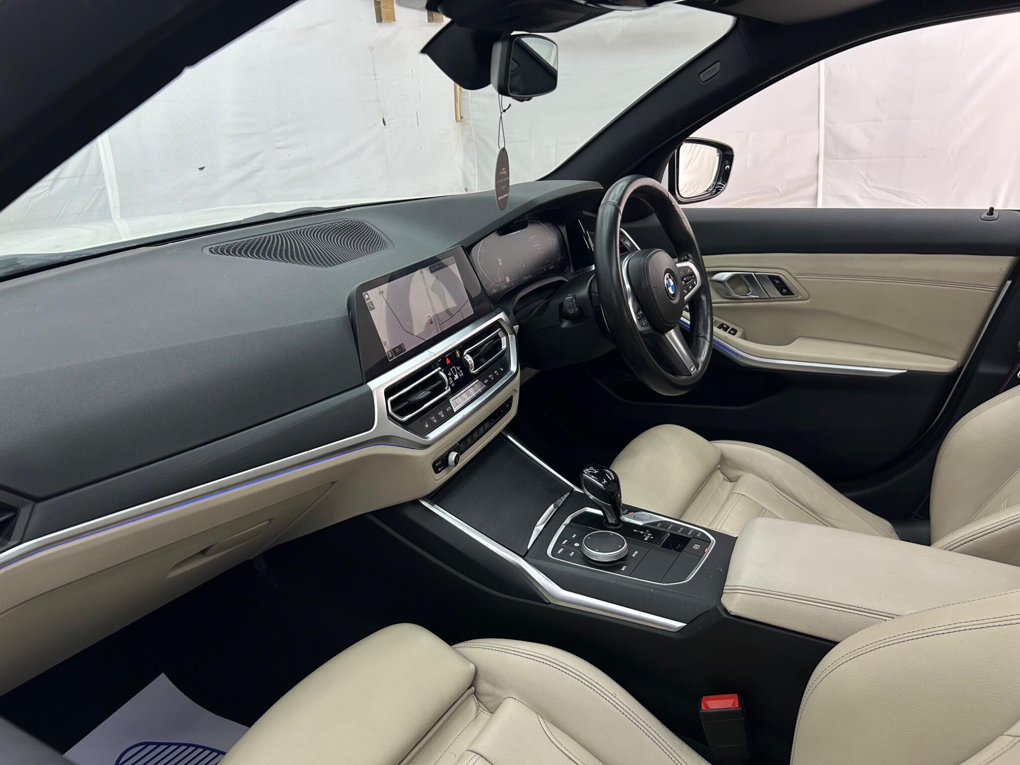 BMW 3 Series view 13