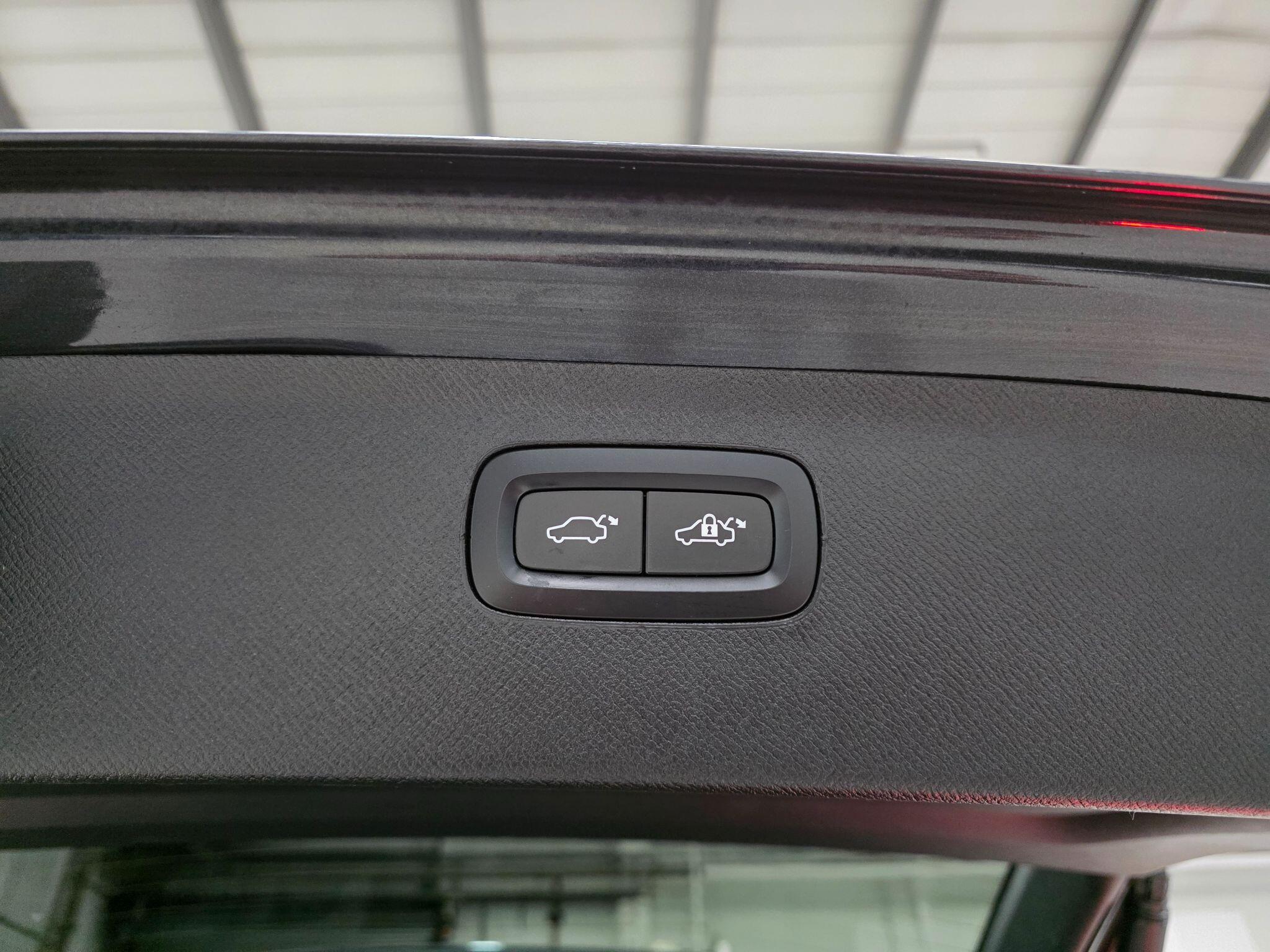 Volvo XC90 view 34