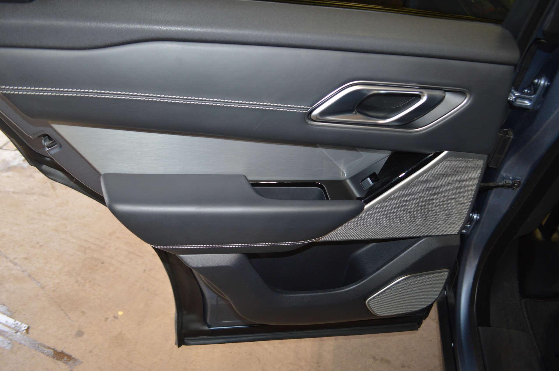 Land Rover Range Rover Velar view 30