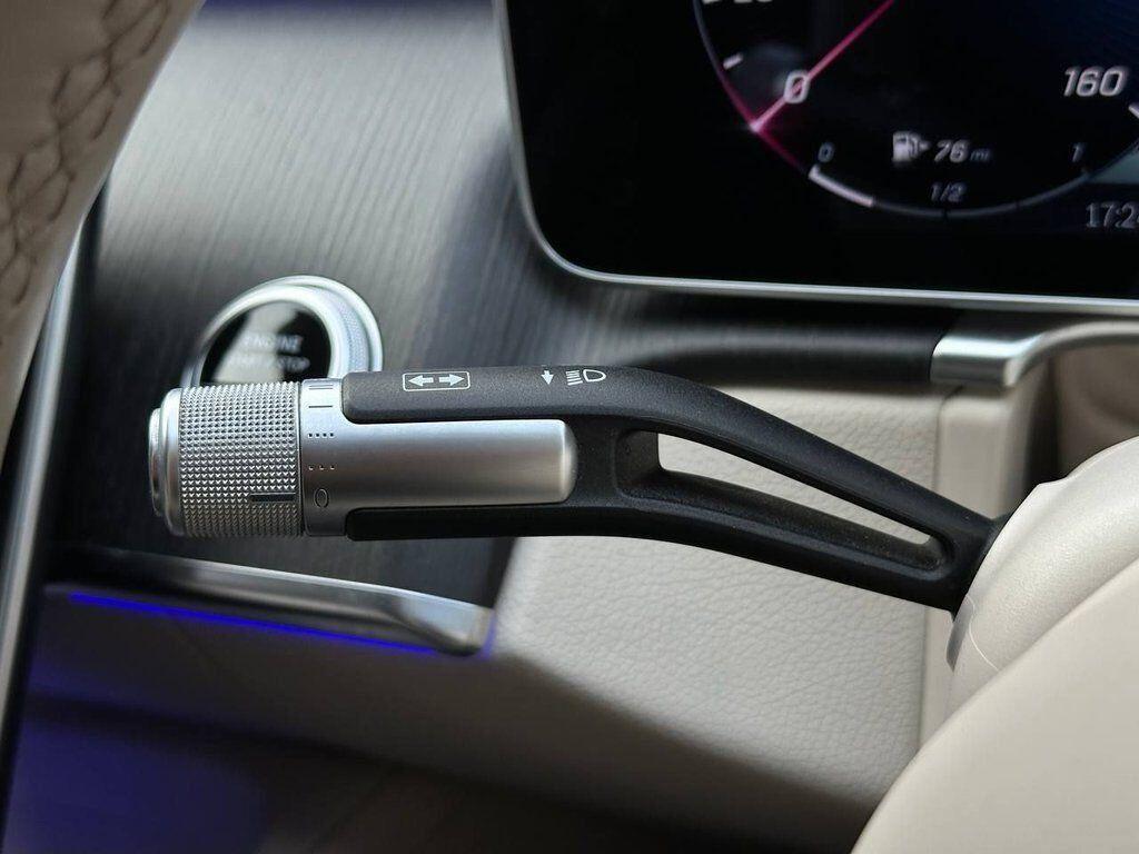 Mercedes-Benz S-Class view 43