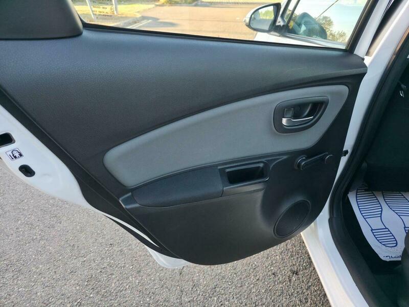 Toyota Yaris view 52