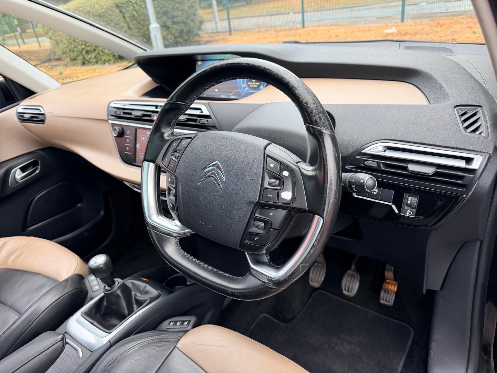 Citroen Grand C4 Picasso view 27