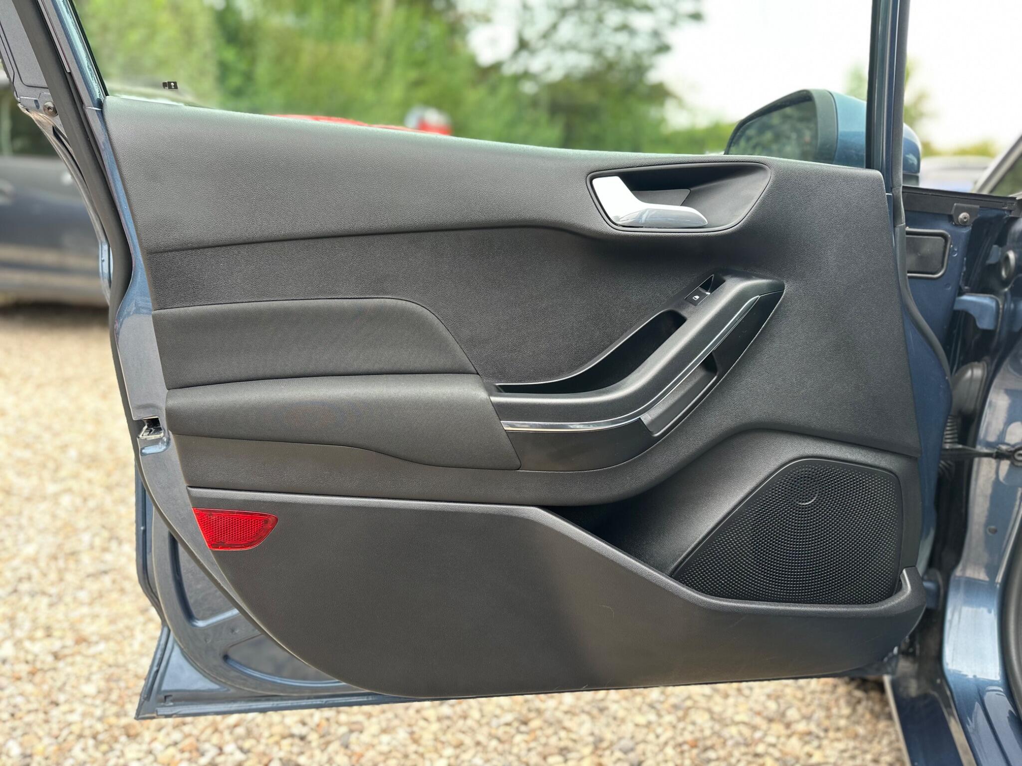 Ford Fiesta view 61