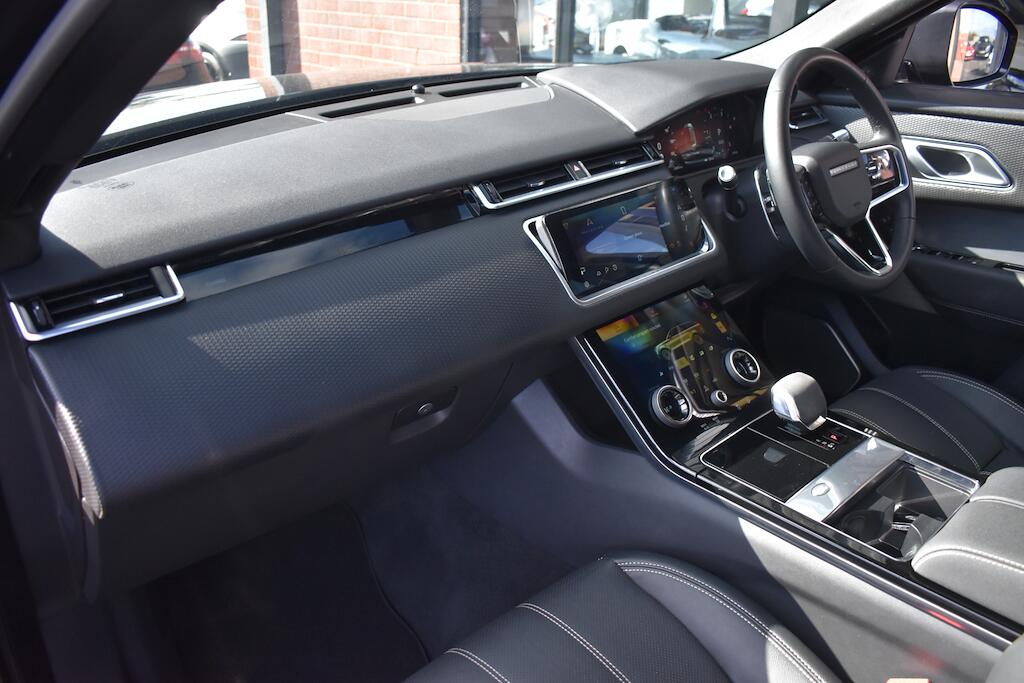 Land Rover Range Rover Velar view 38