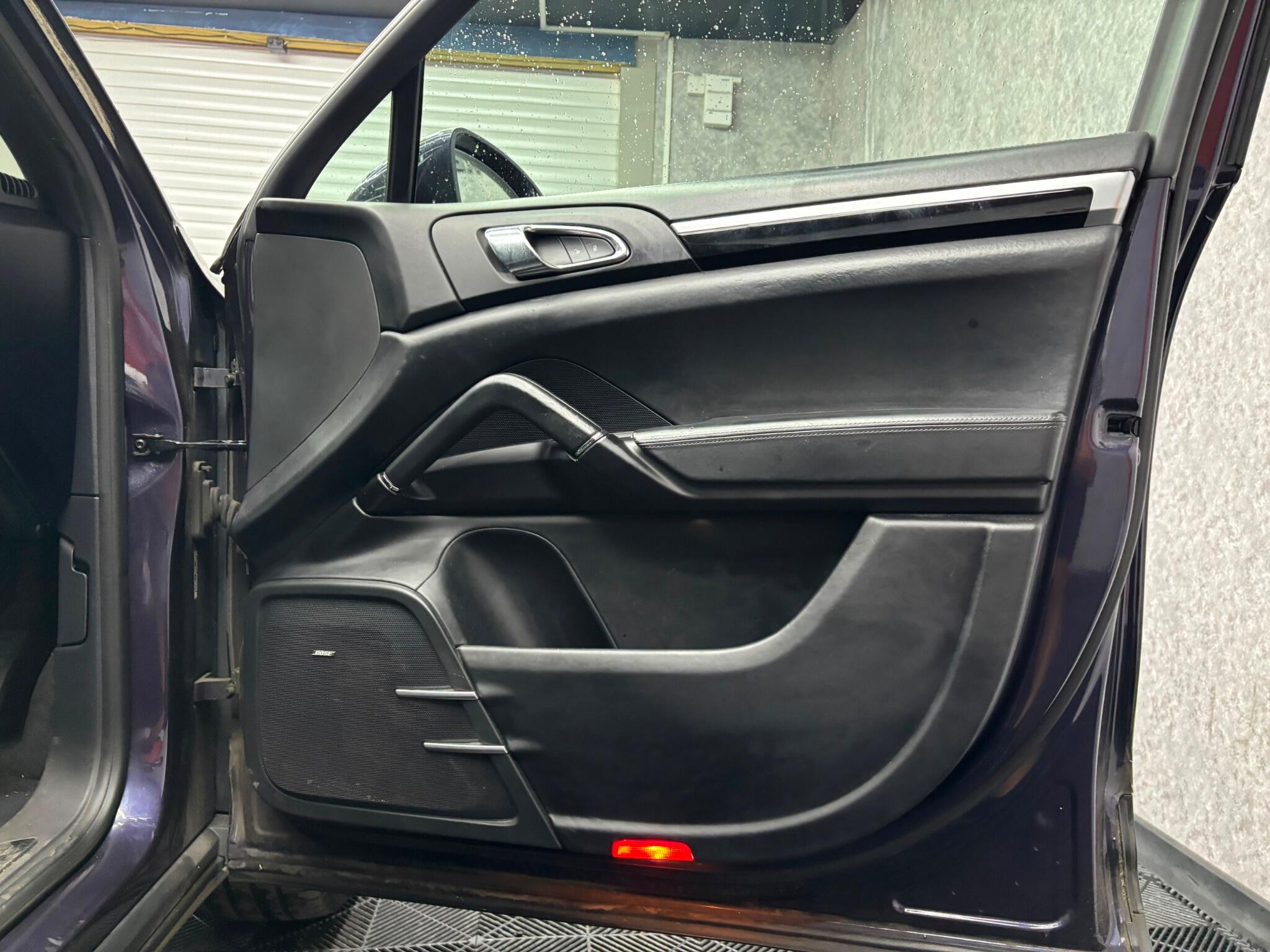 Porsche Cayenne view 16