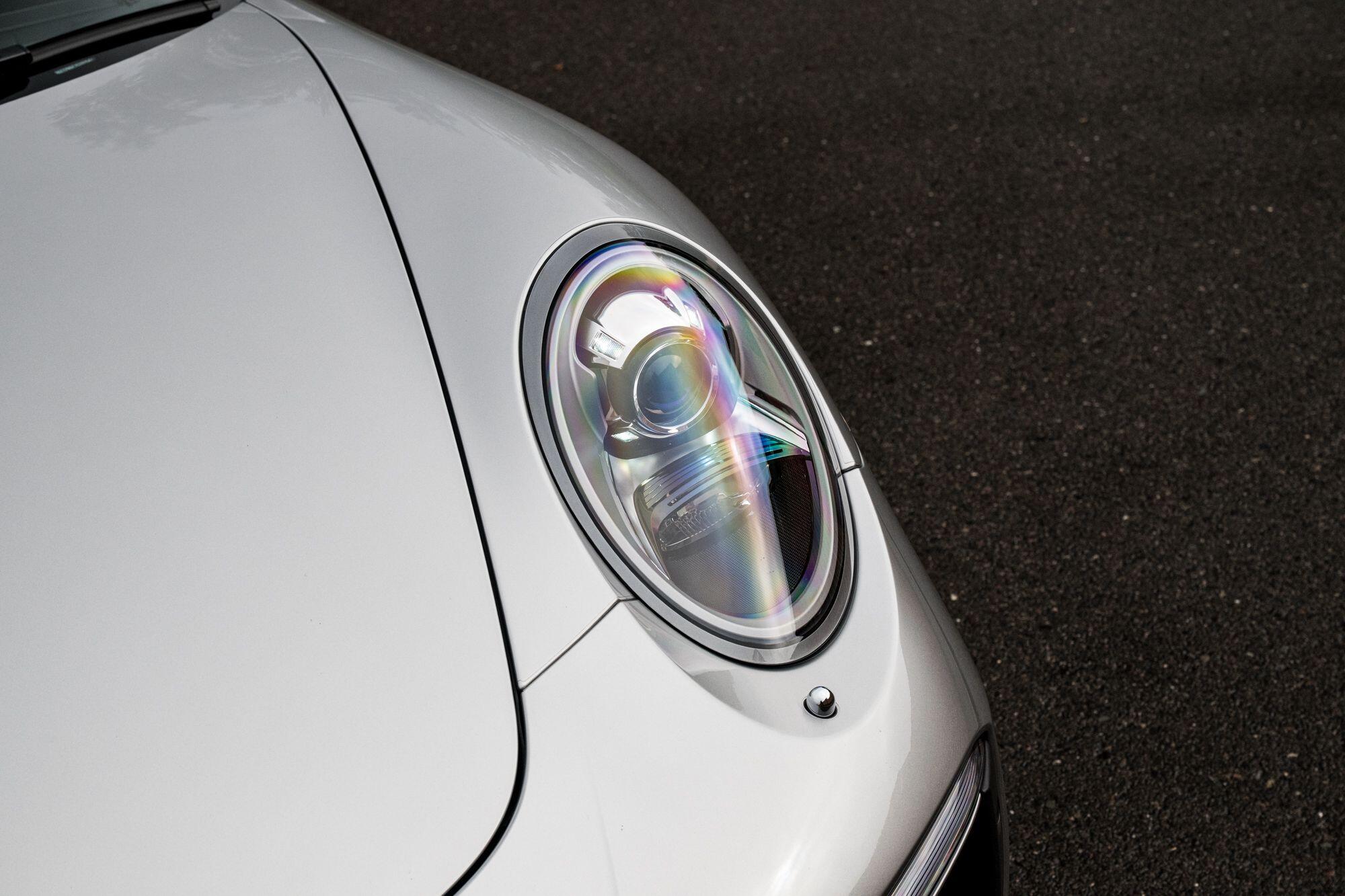 Porsche 911 view 12