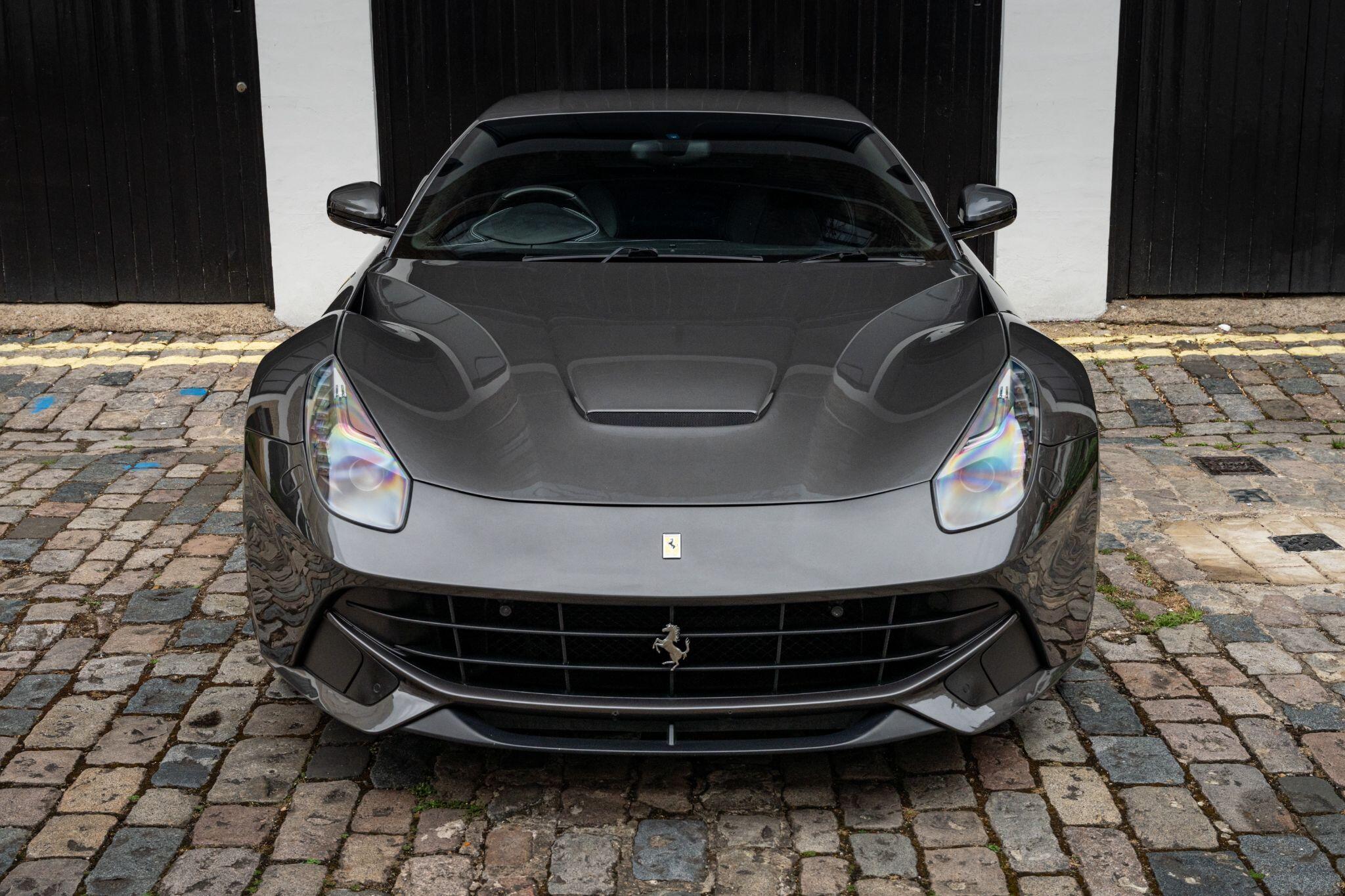 Ferrari F12 view 11