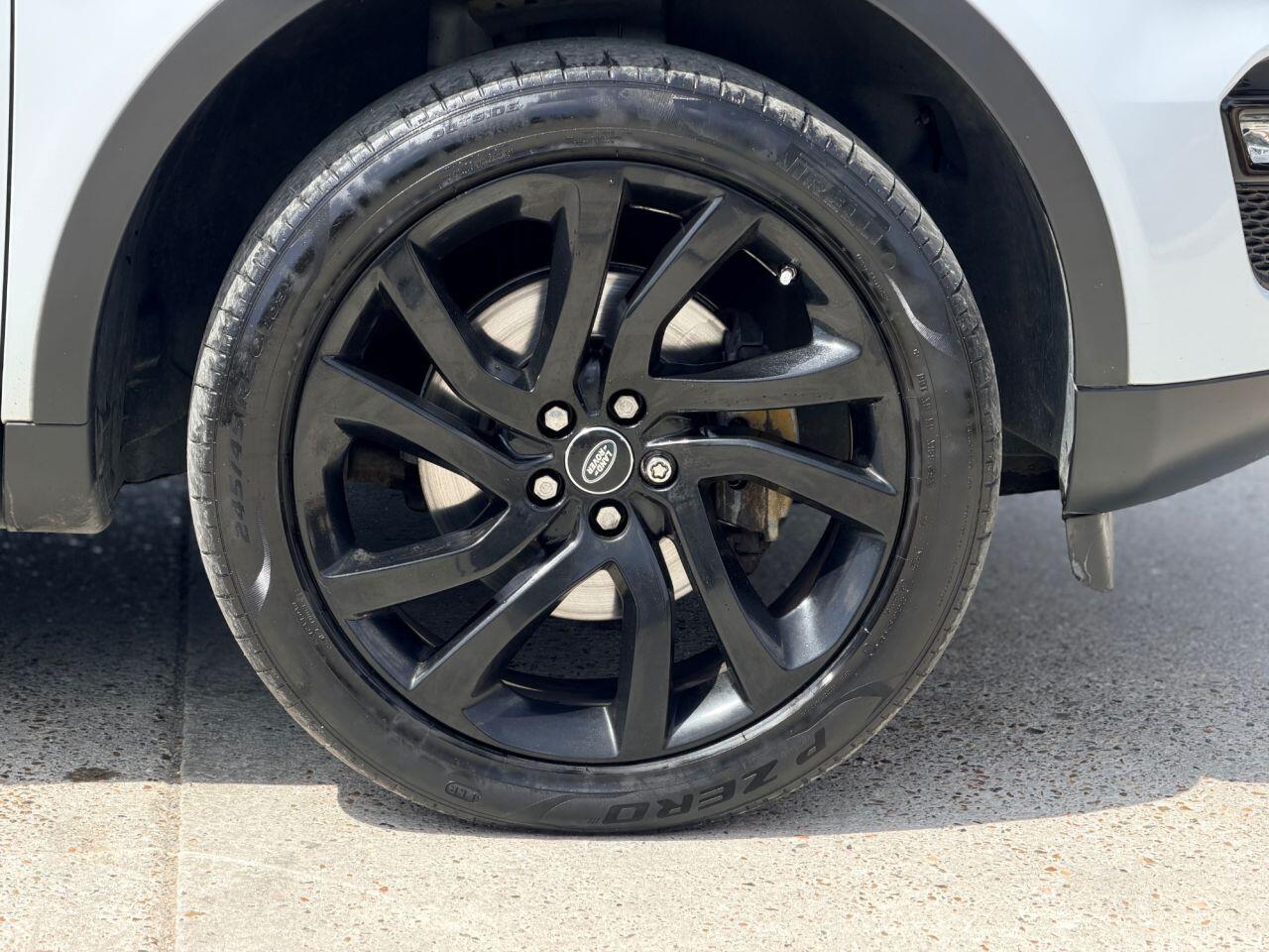 Land Rover Discovery Sport view 13