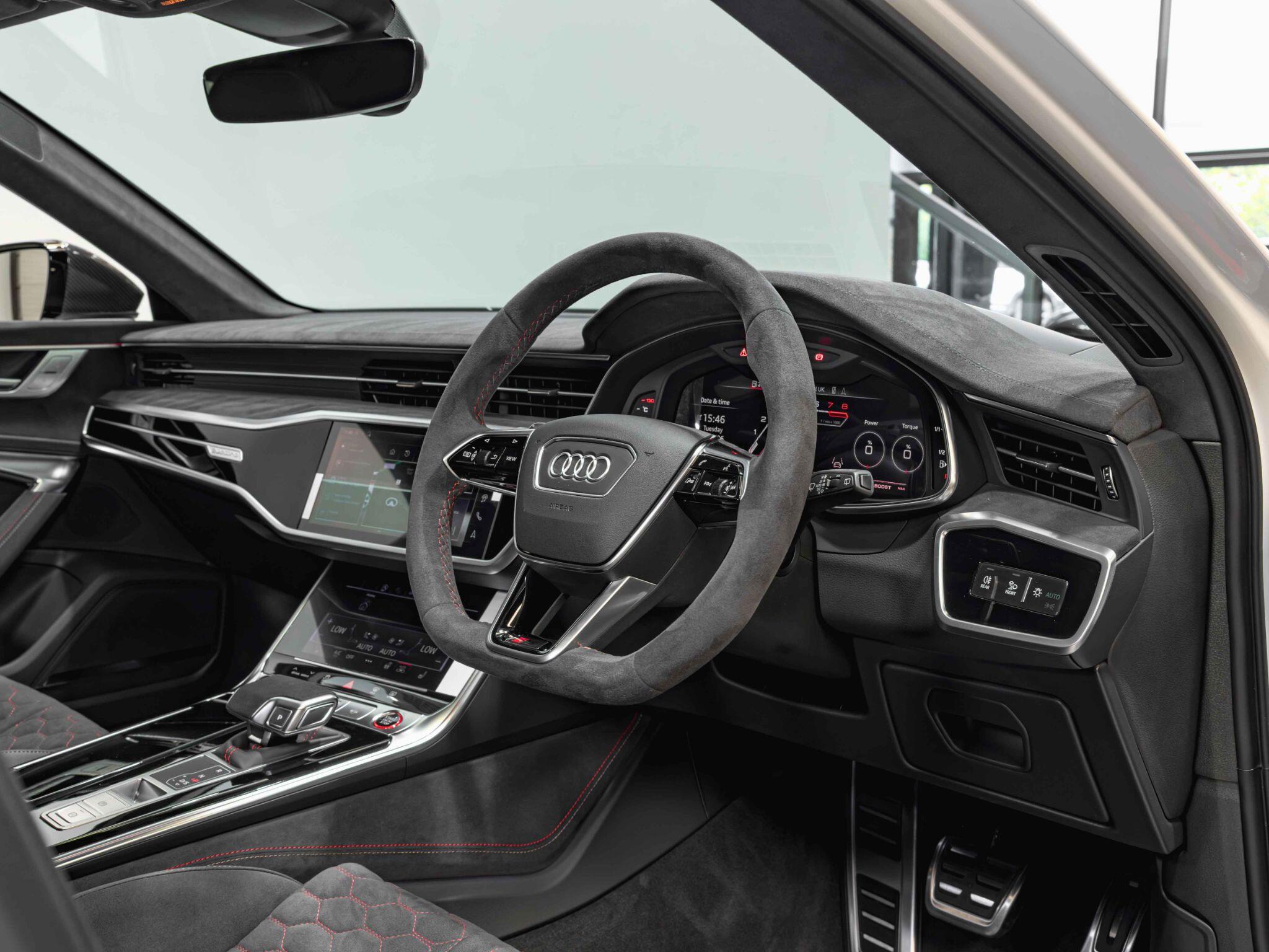 Audi RS6 Avant view 21