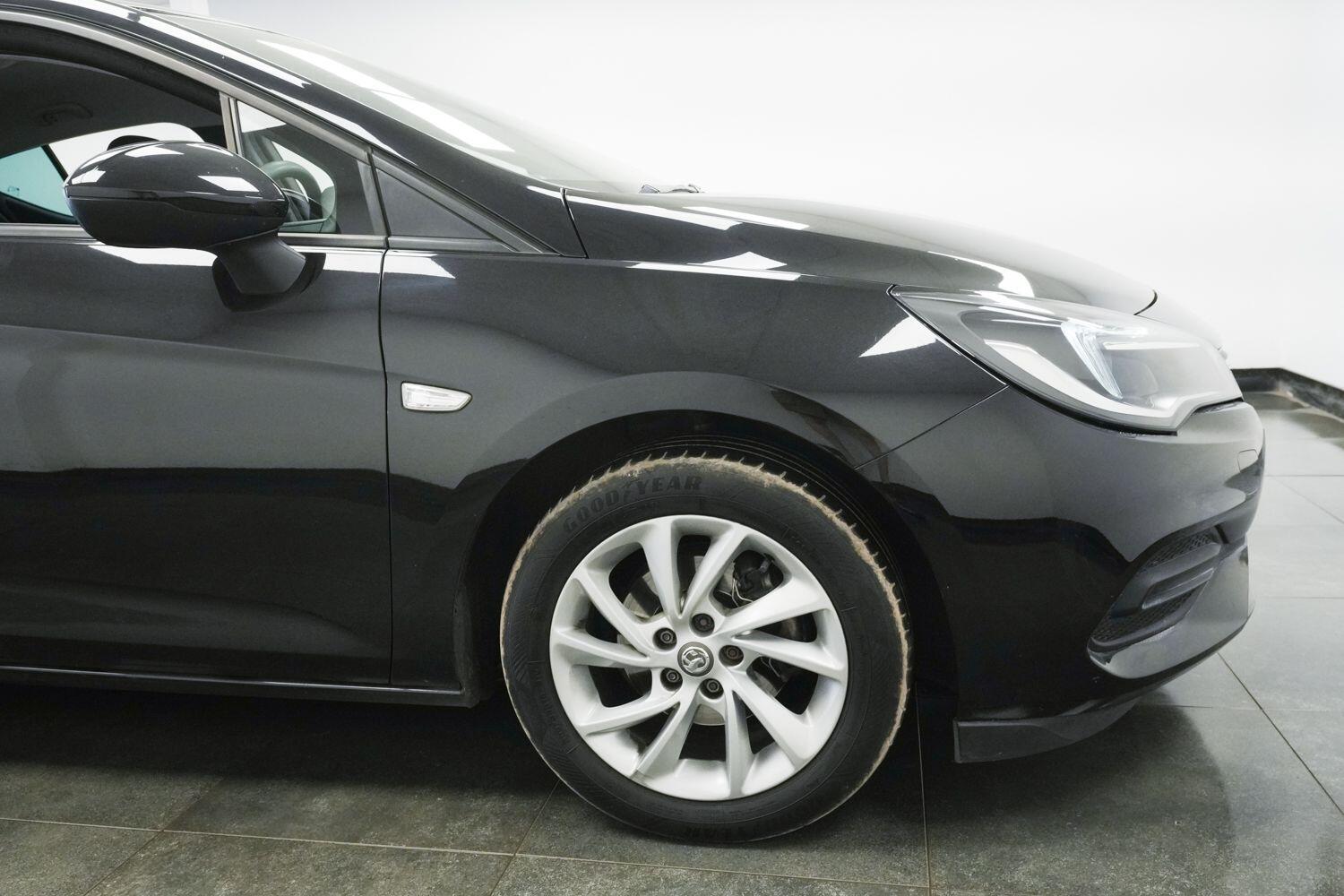 Vauxhall Astra view 5