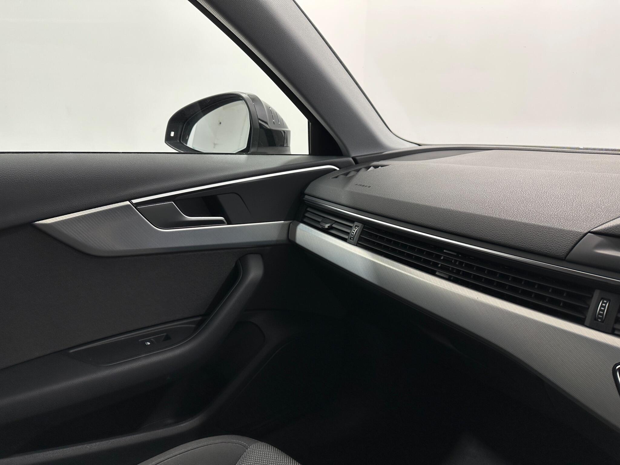 Audi A4 view 27