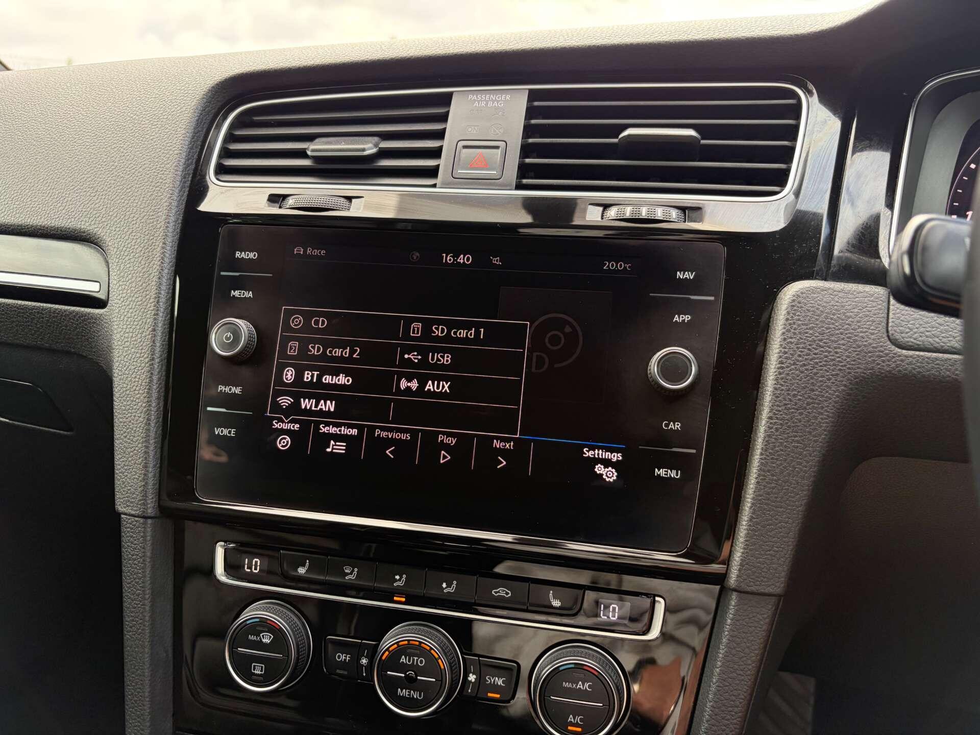 Volkswagen Golf view 44