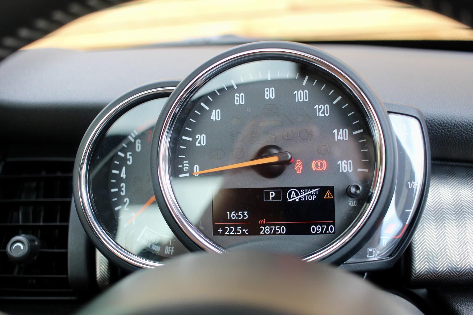 Mini Hatch view 22