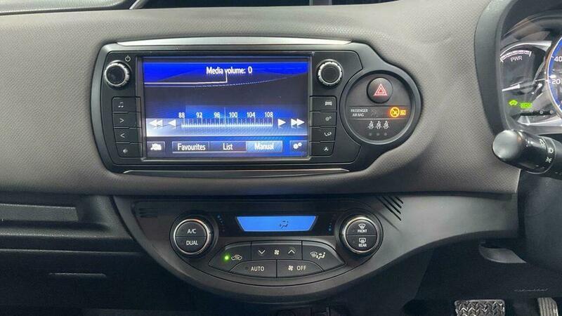 Toyota Yaris view 13