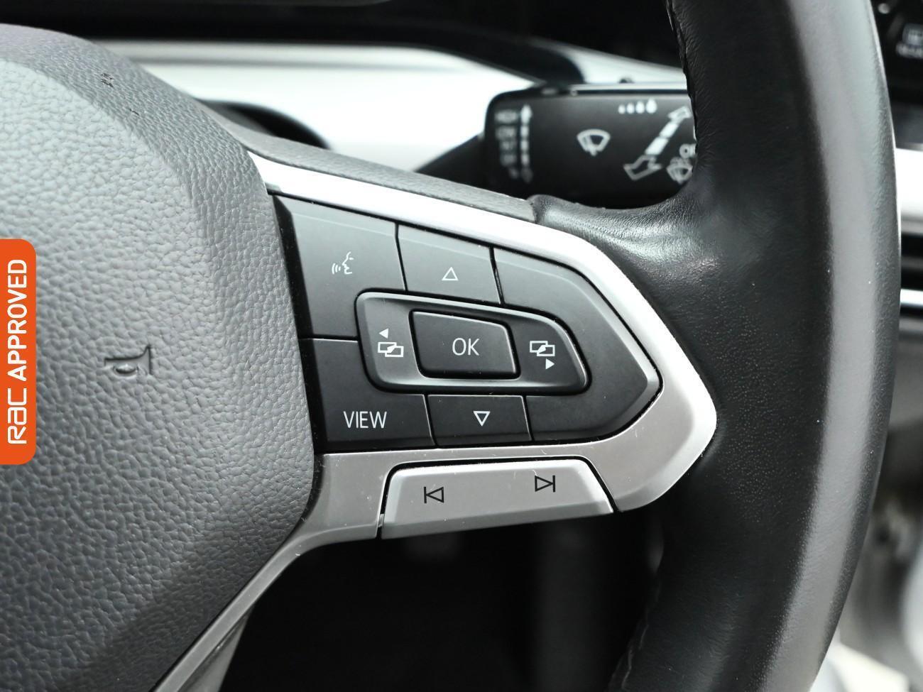 Volkswagen Golf view 22