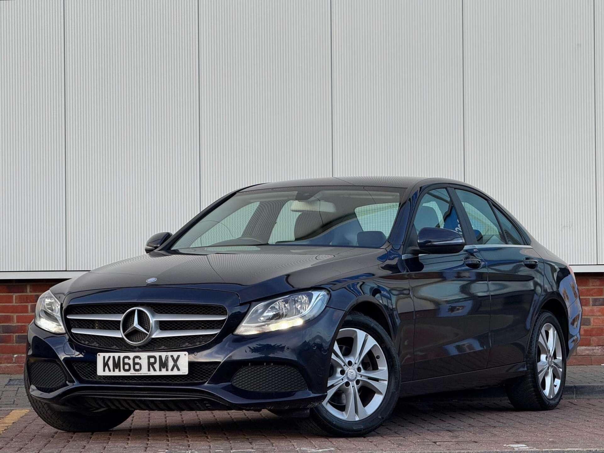Mercedes-Benz C Class view 3