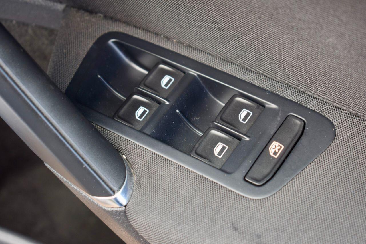 Volkswagen Golf view 24