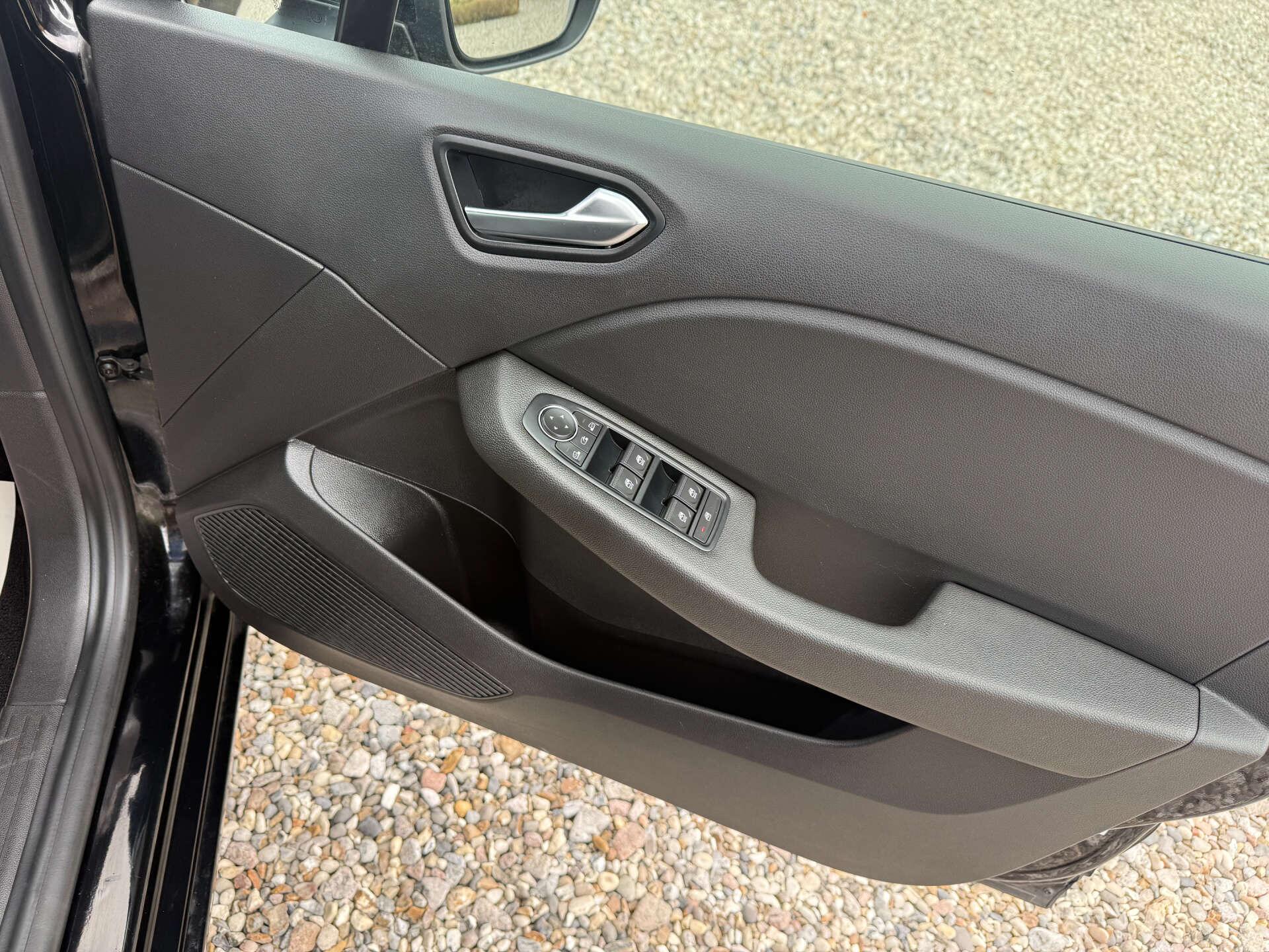 Renault Clio view 18