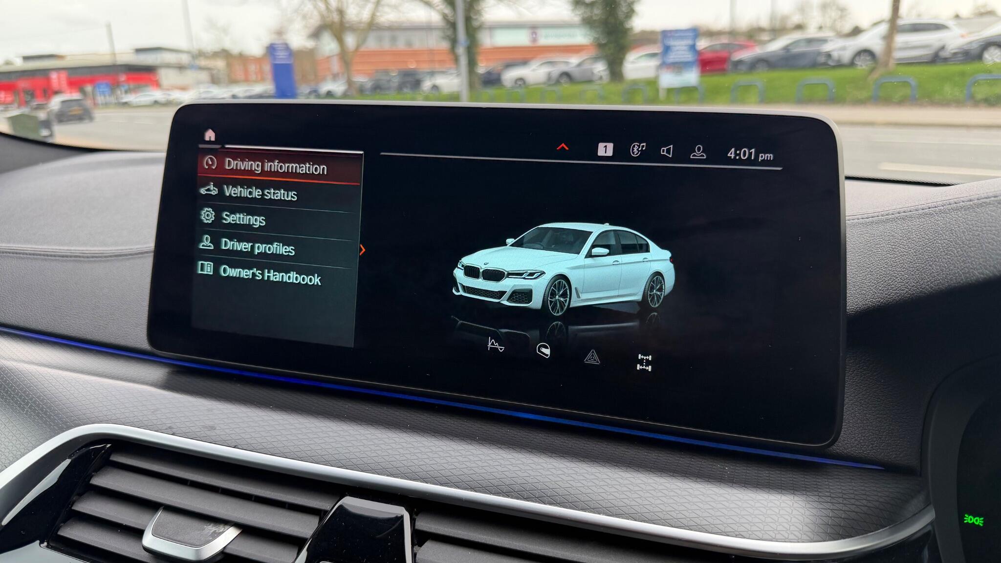 BMW 5 Series view 16