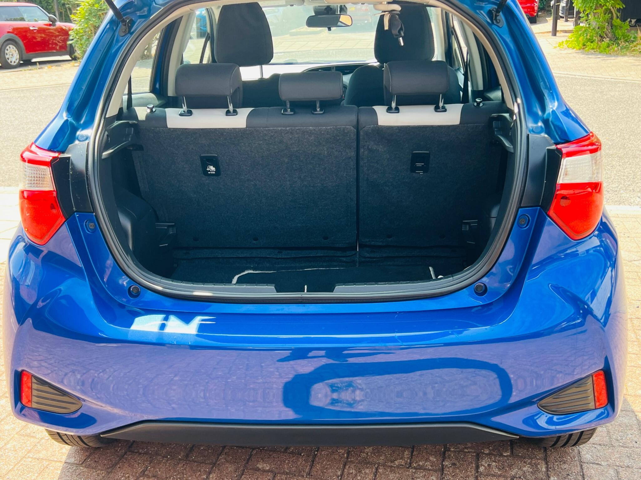 Toyota Yaris view 61