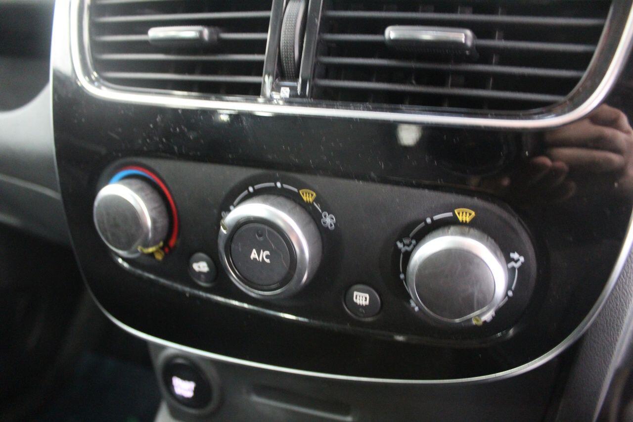 Renault Clio view 38