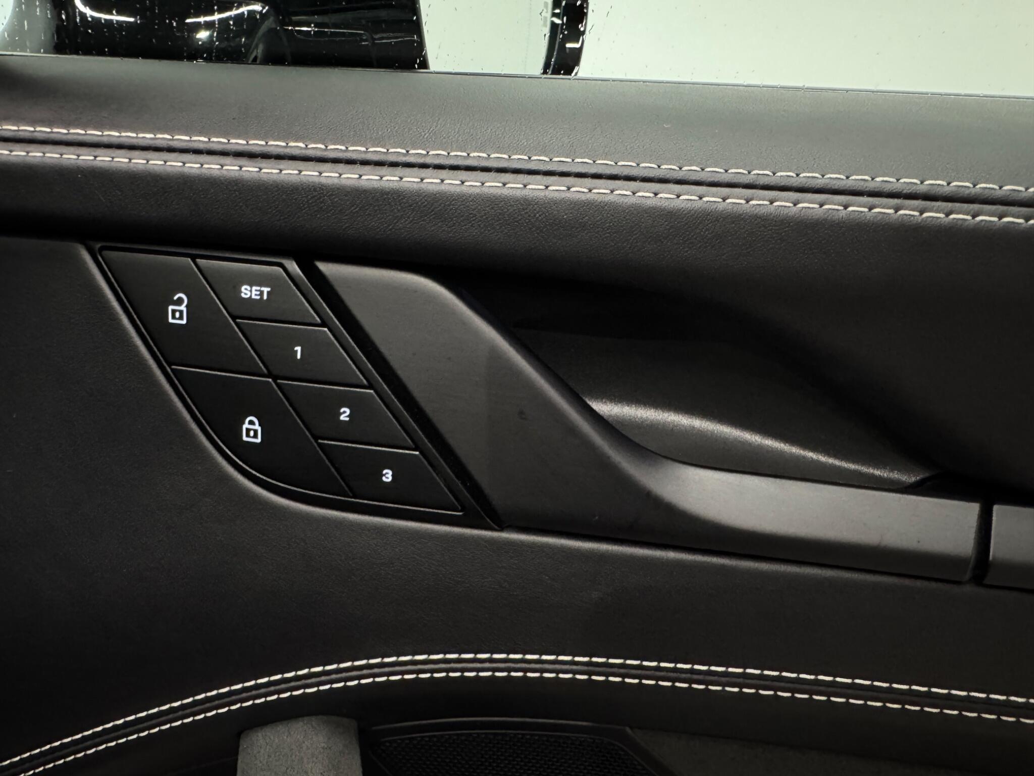 Porsche 911 view 18
