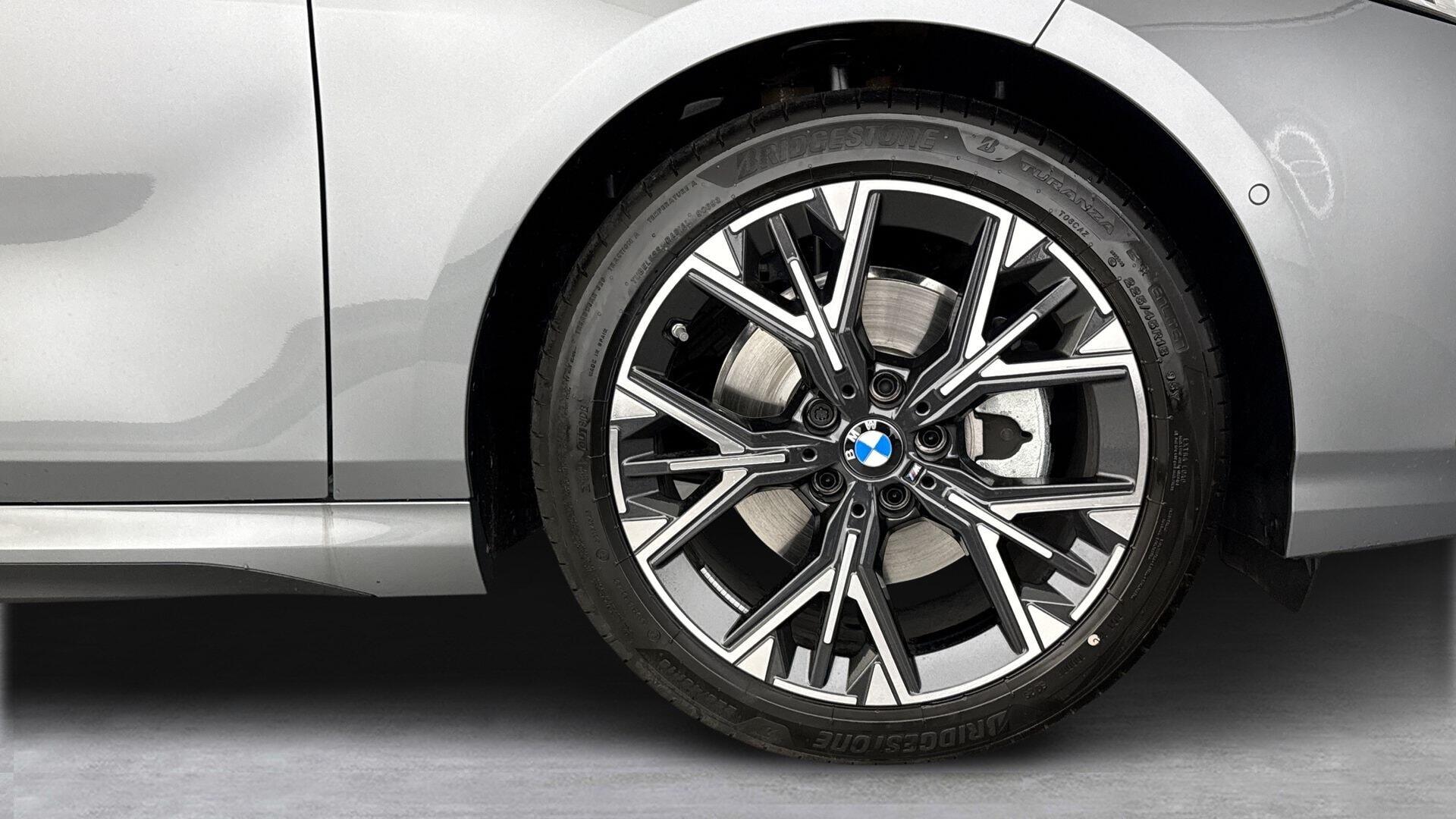 BMW 1 Series view 14