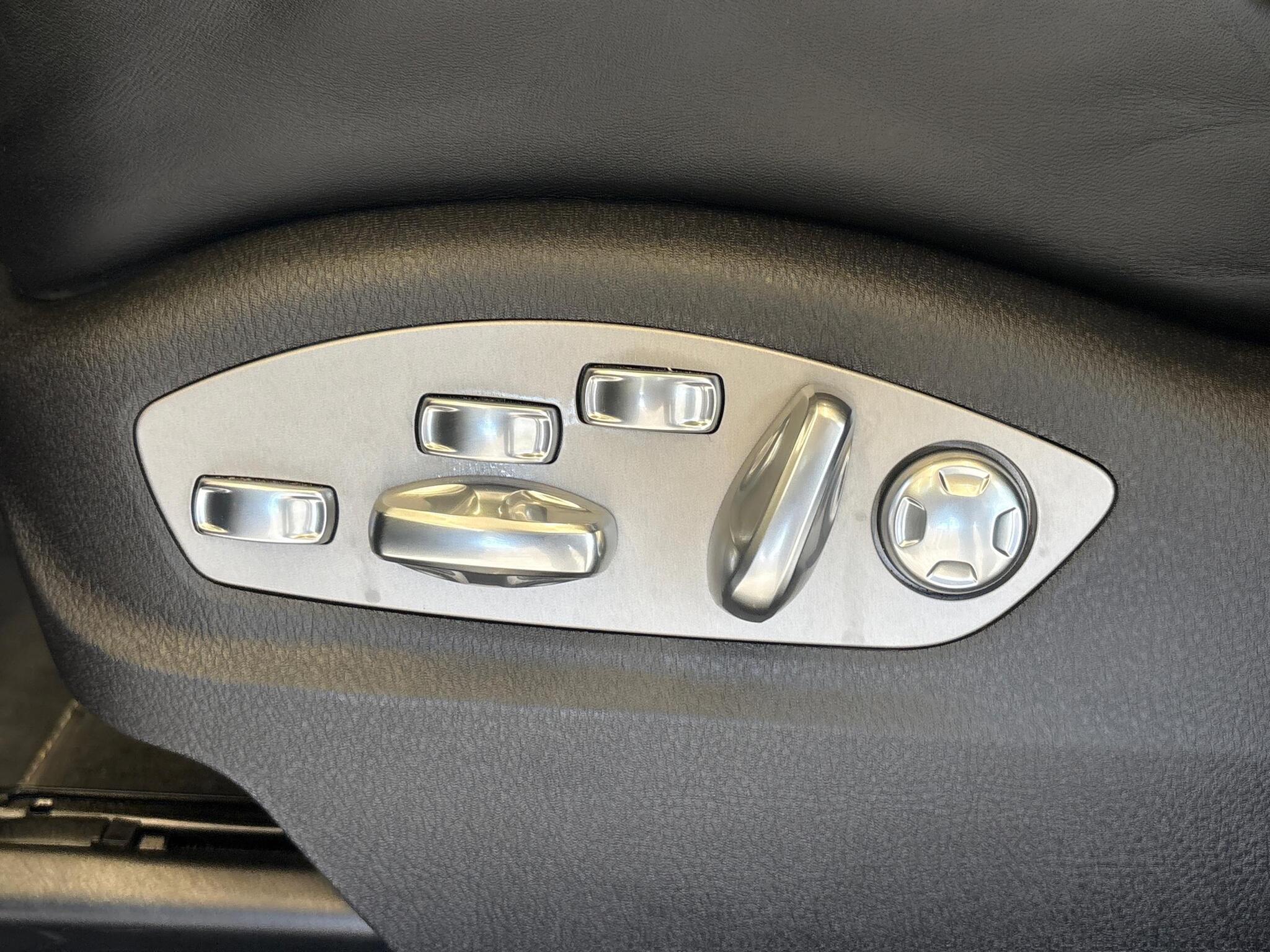 Porsche Macan view 33