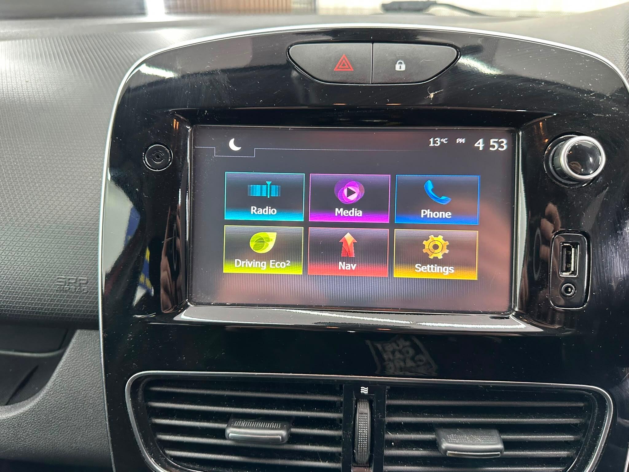 Renault Clio view 34