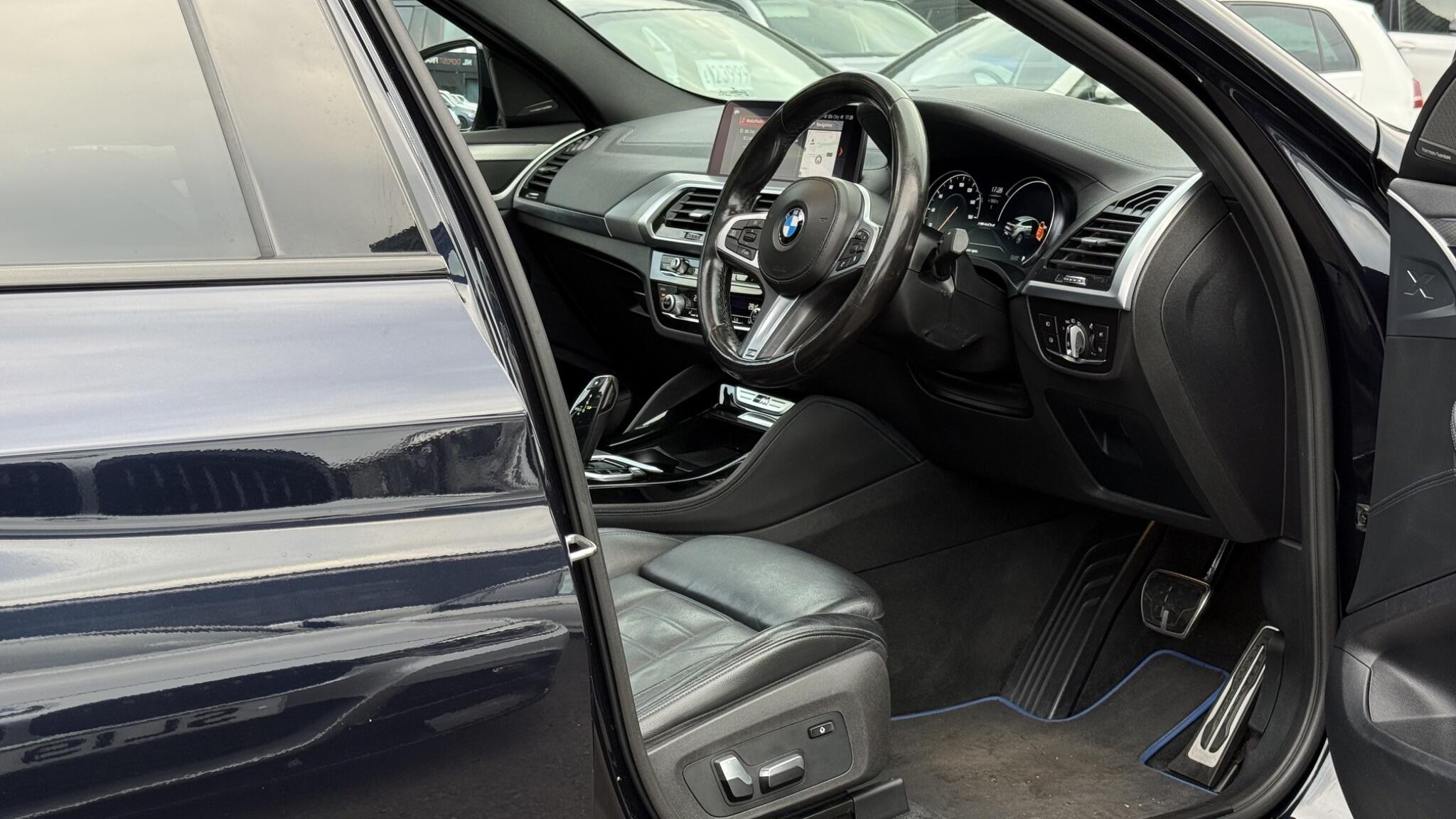 BMW X4 view 19