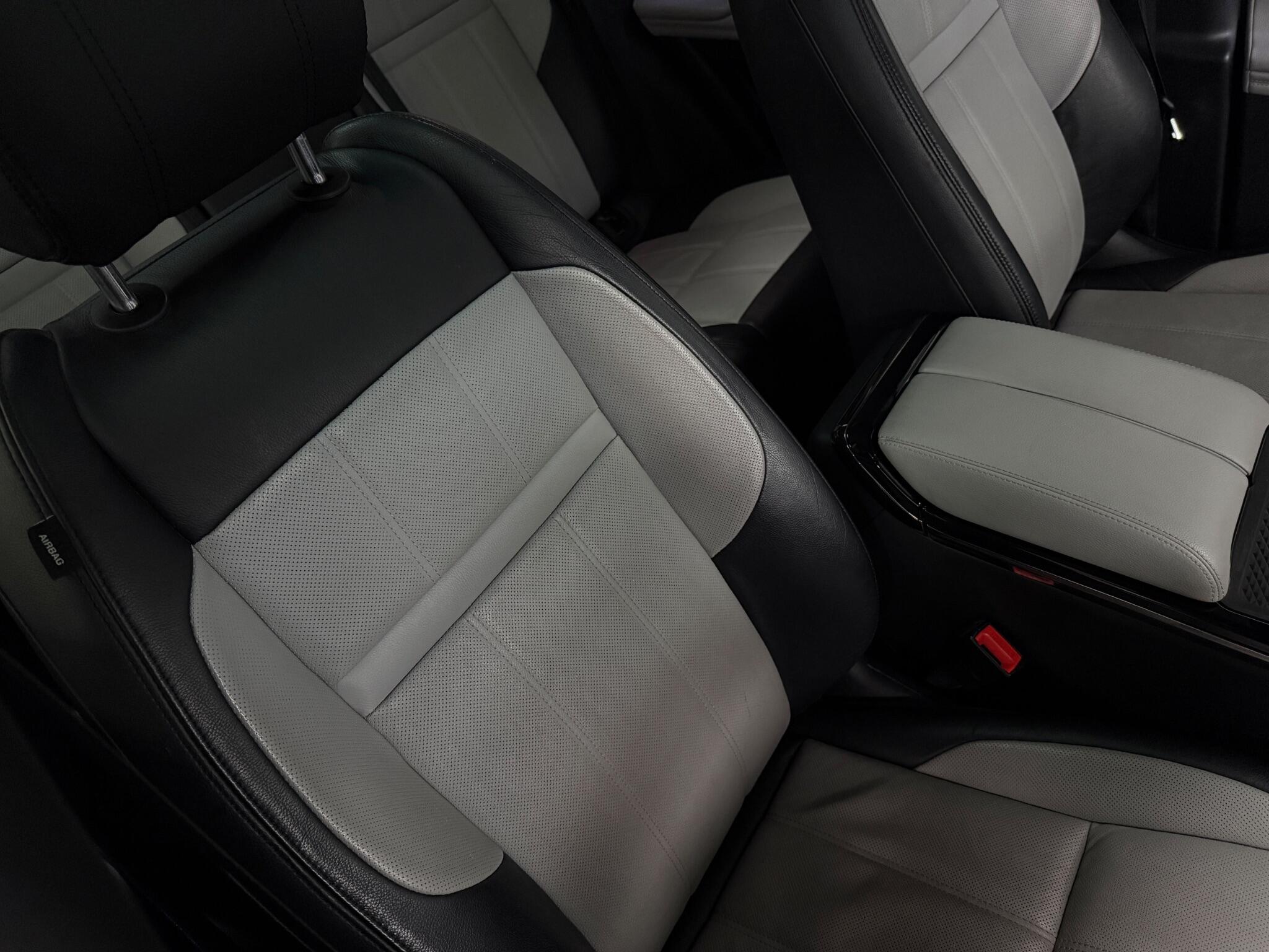 Land Rover Range Rover Evoque view 31