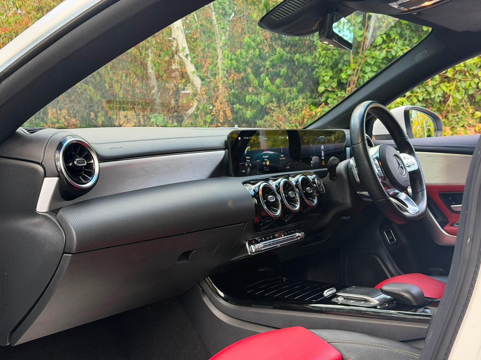 Mercedes-Benz Cla view 14