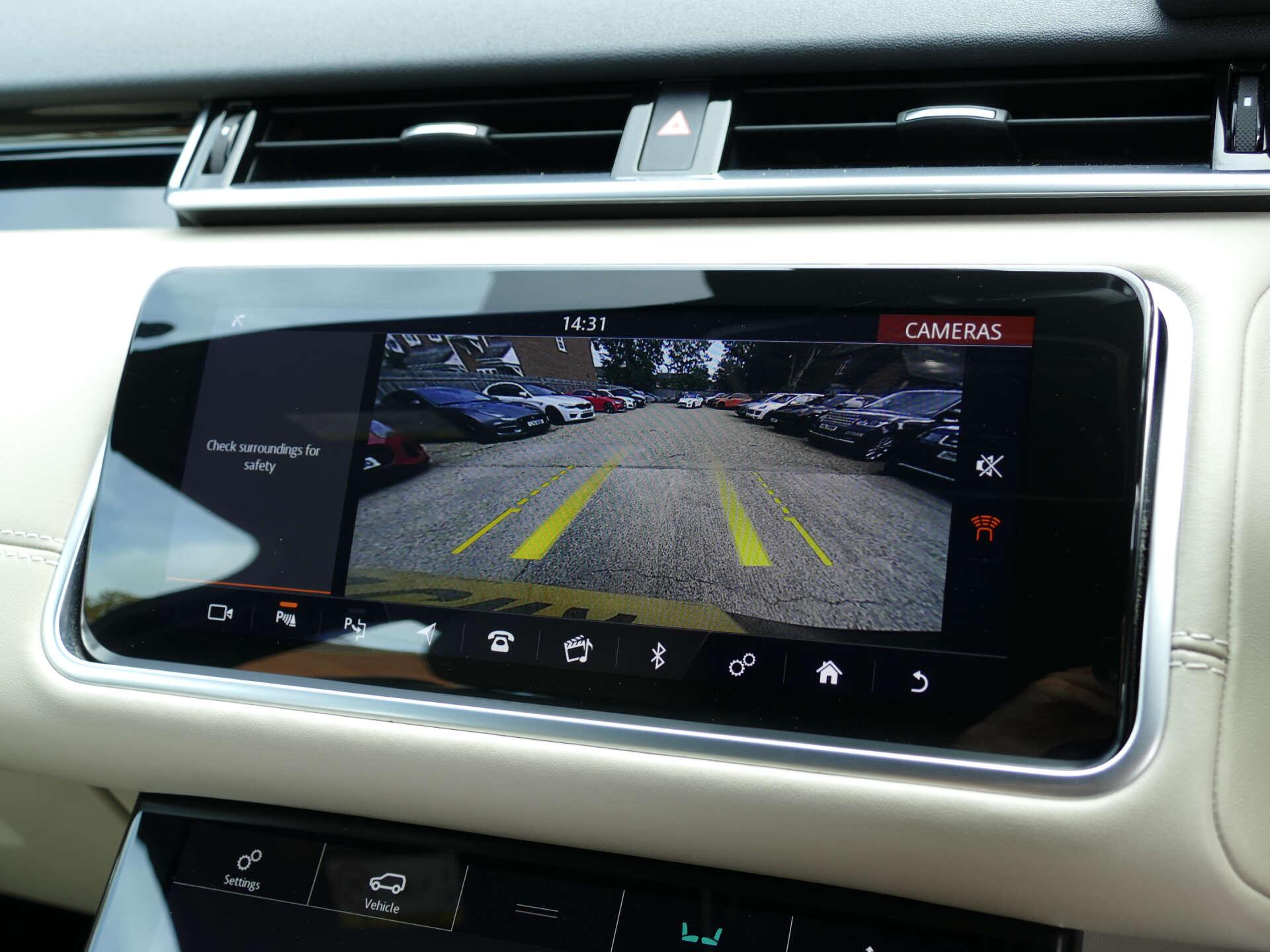 Land Rover Range Rover Velar view 31