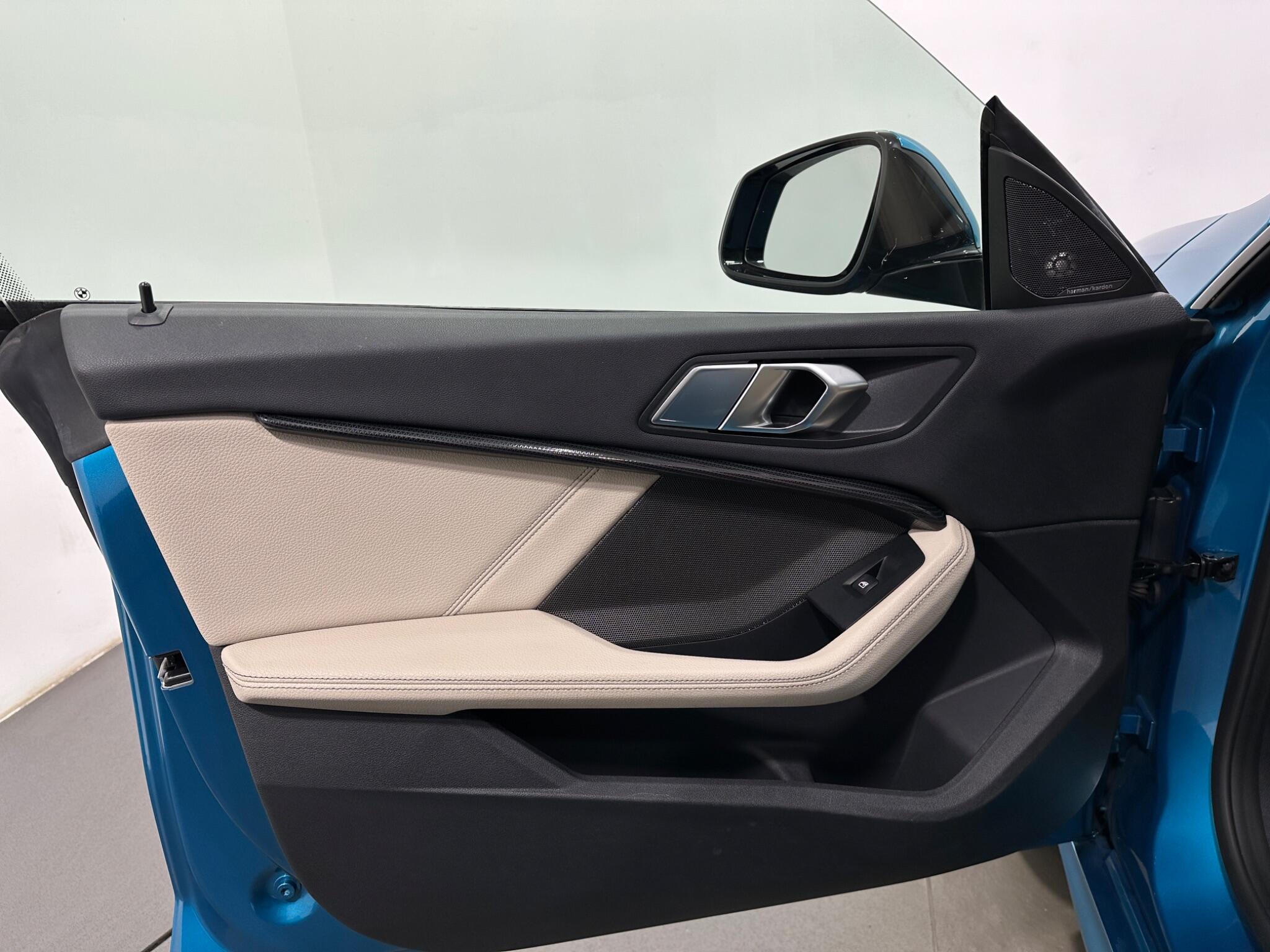 BMW 2 Series view 38