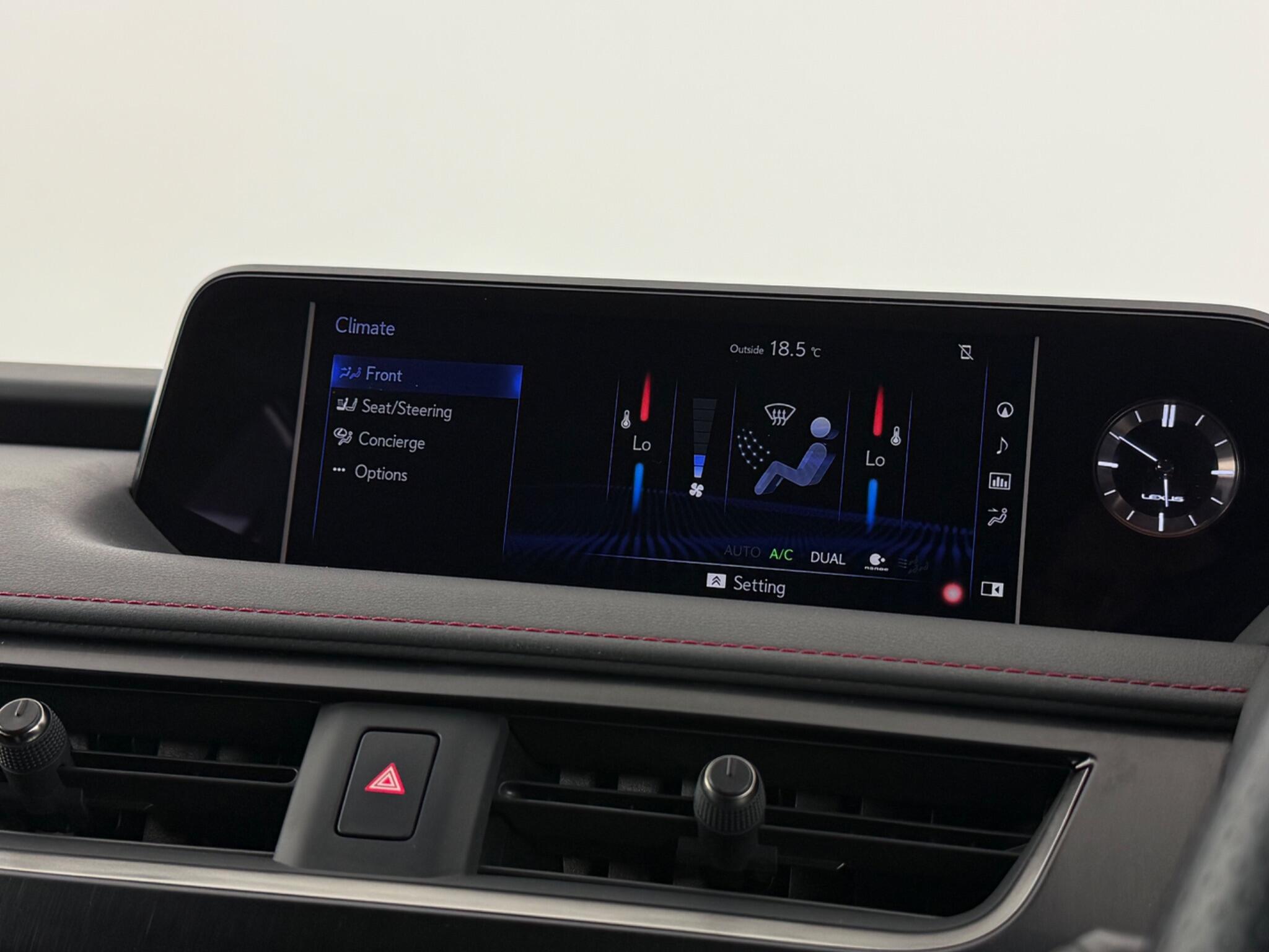 Lexus Ux view 29