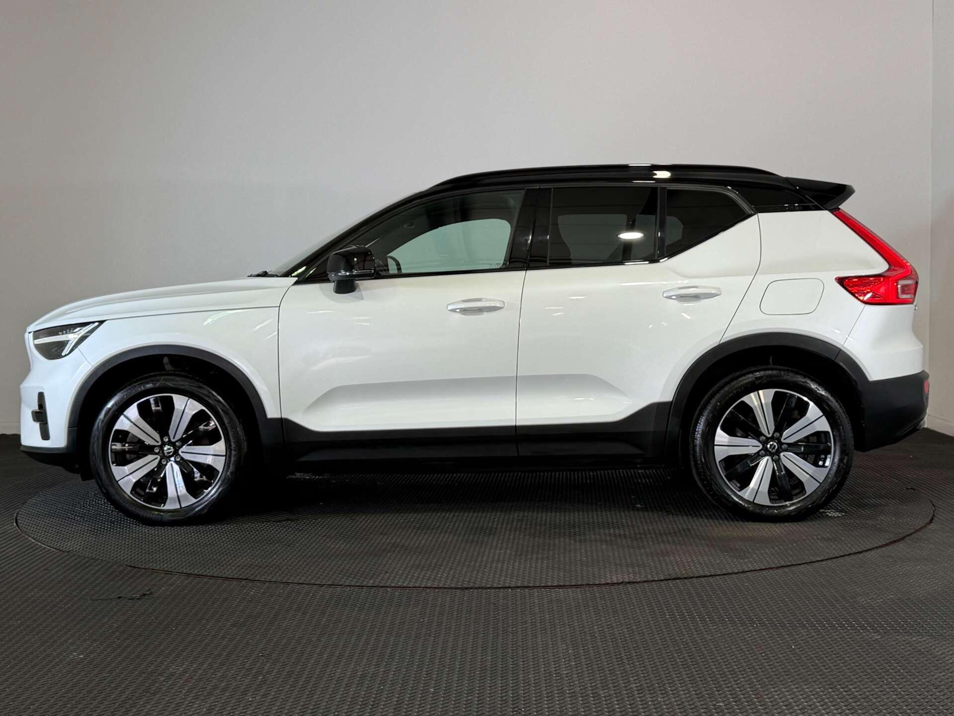 Volvo XC40 view 4