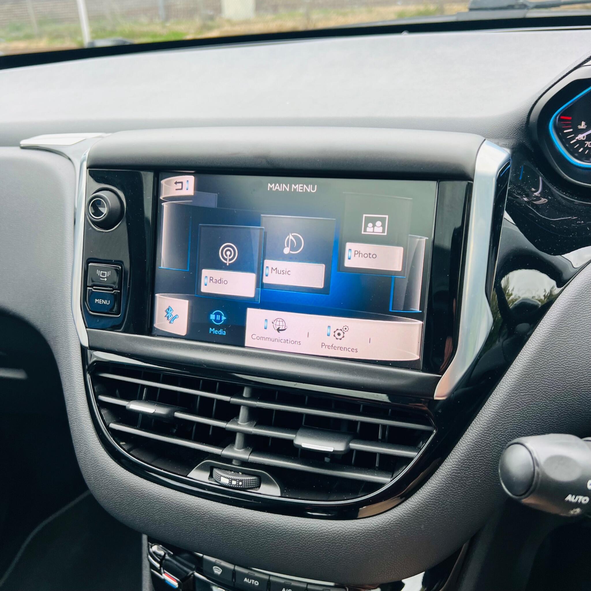 Peugeot 208 view 25