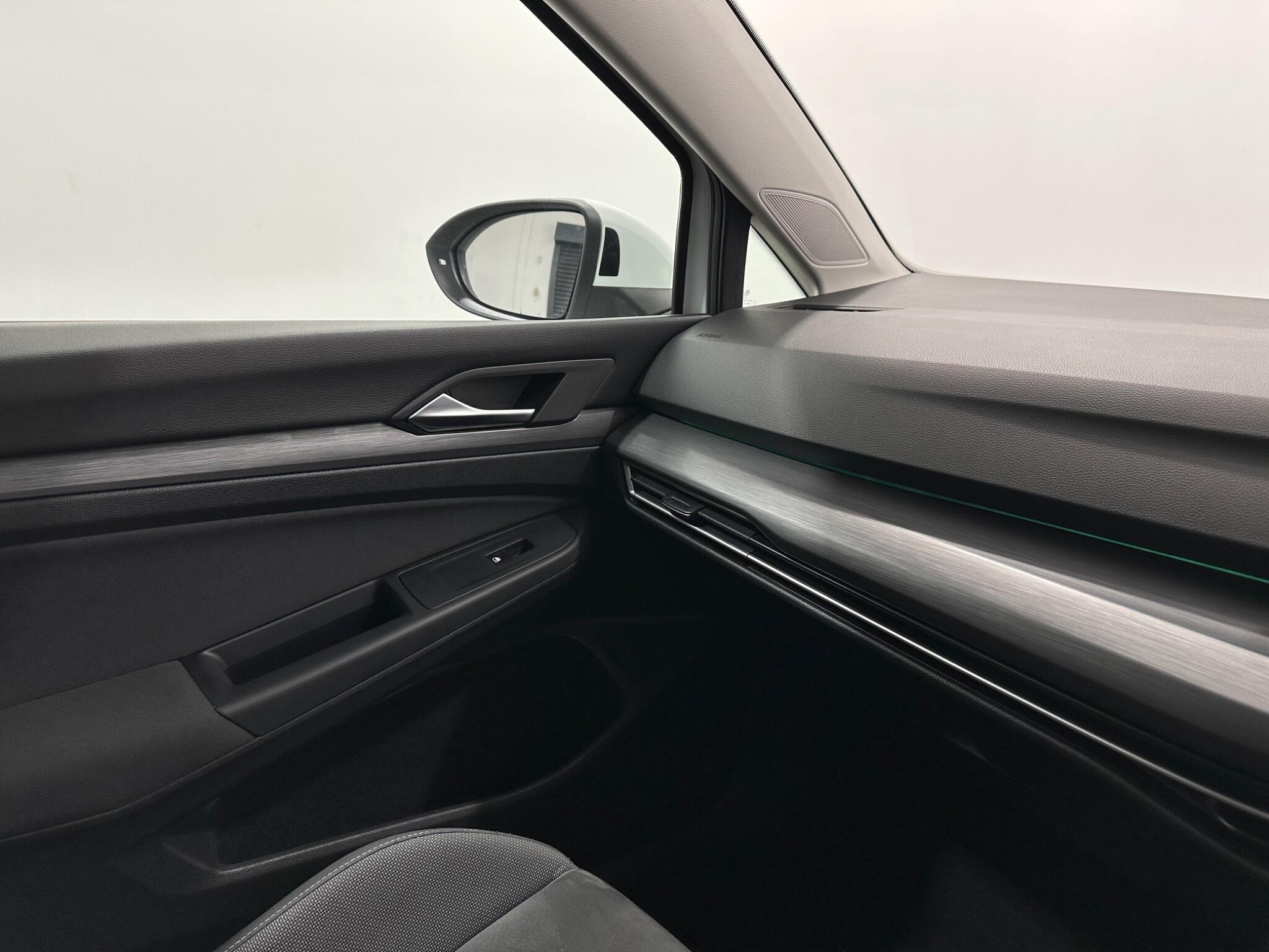 Volkswagen Golf view 27