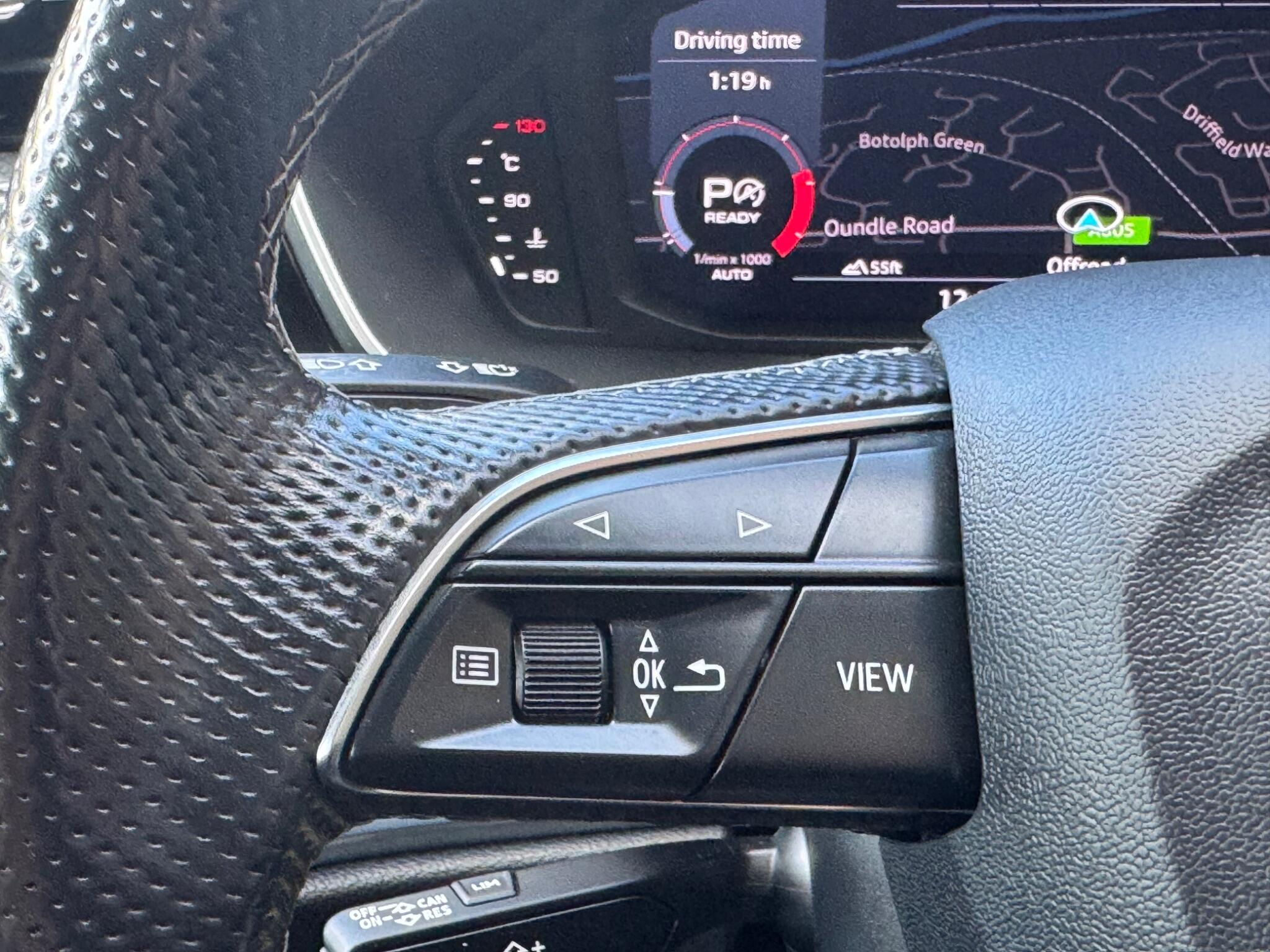 Audi Q3 view 18