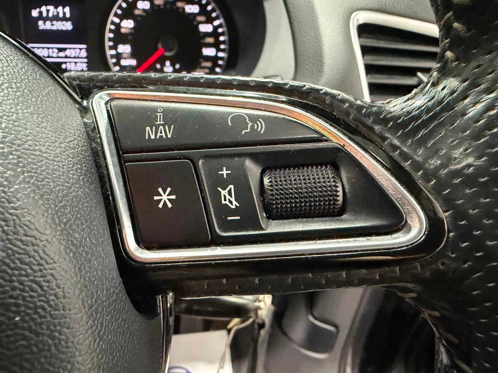 Audi Q3 view 18